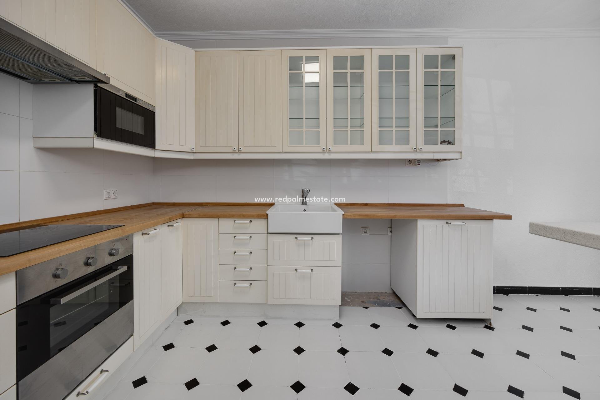 Resale - Town House -
Torrevieja - La Siesta - El Salado - Torreta