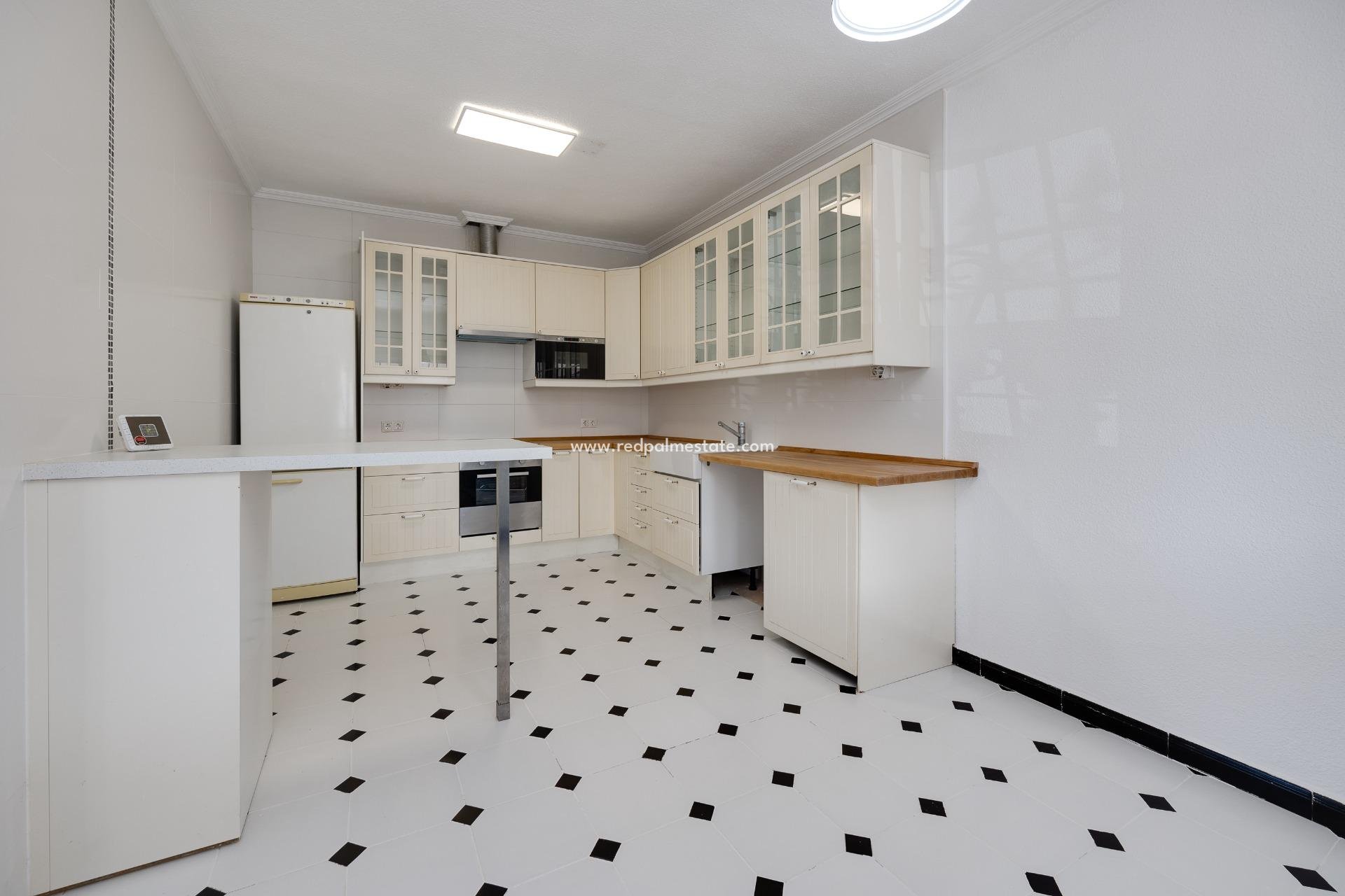 Resale - Town House -
Torrevieja - La Siesta - El Salado - Torreta