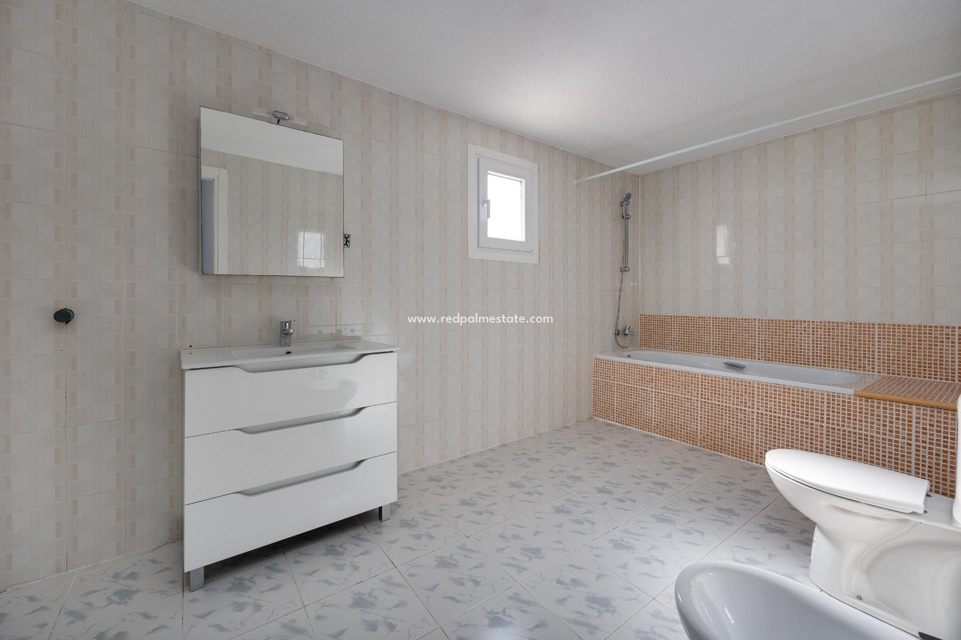 Resale - Town House -
Torrevieja - La Siesta - El Salado - Torreta