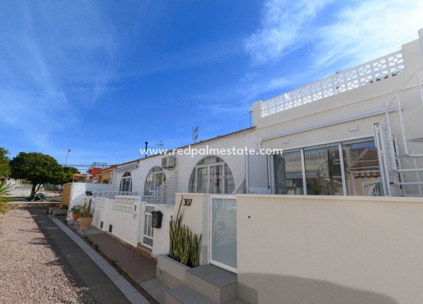 Resale - Town House -
Torrevieja - La Siesta - El Salado -  Torreta