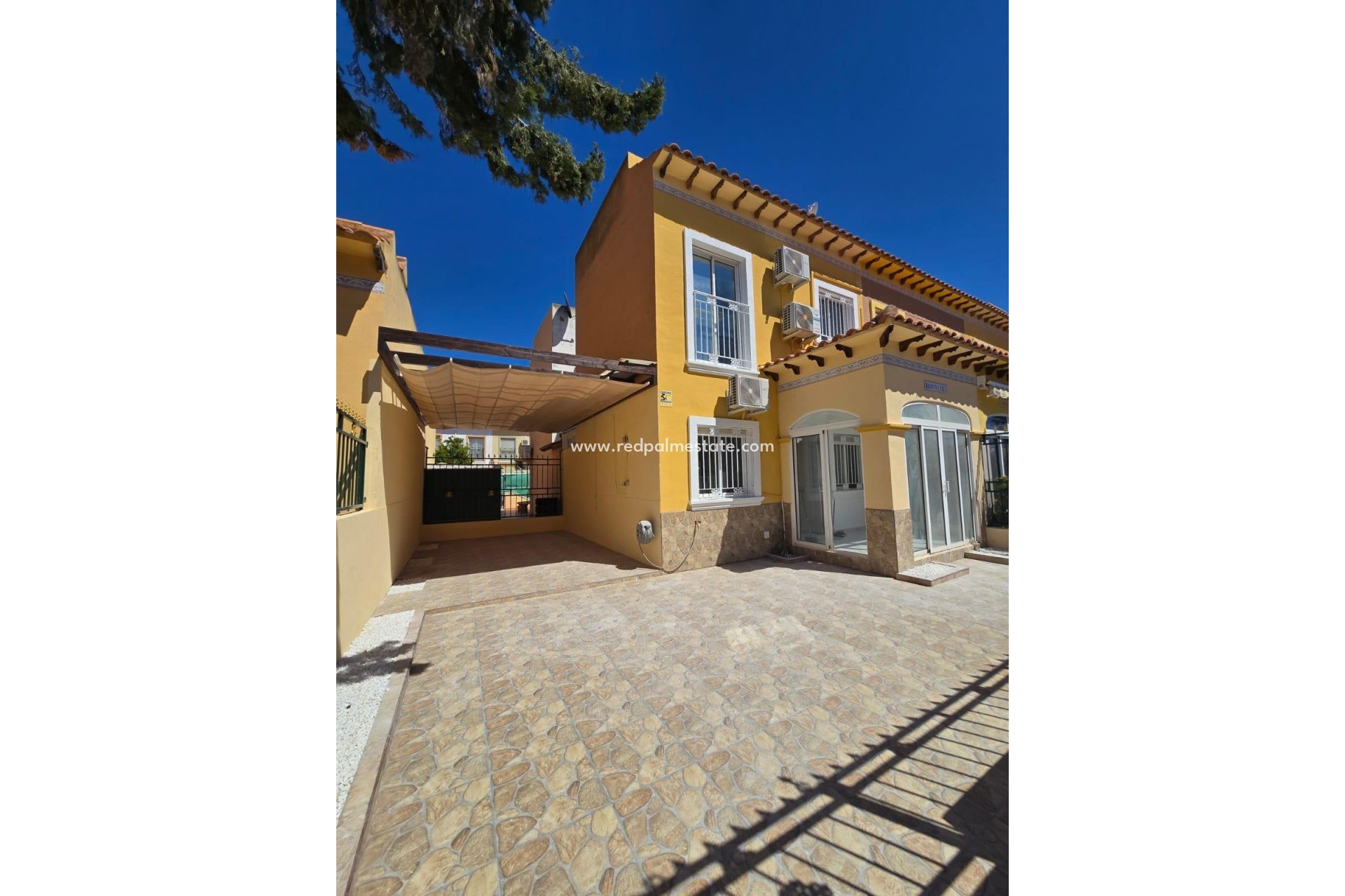 Resale - Town House -
Torrevieja - La Siesta - El Salado - Torreta