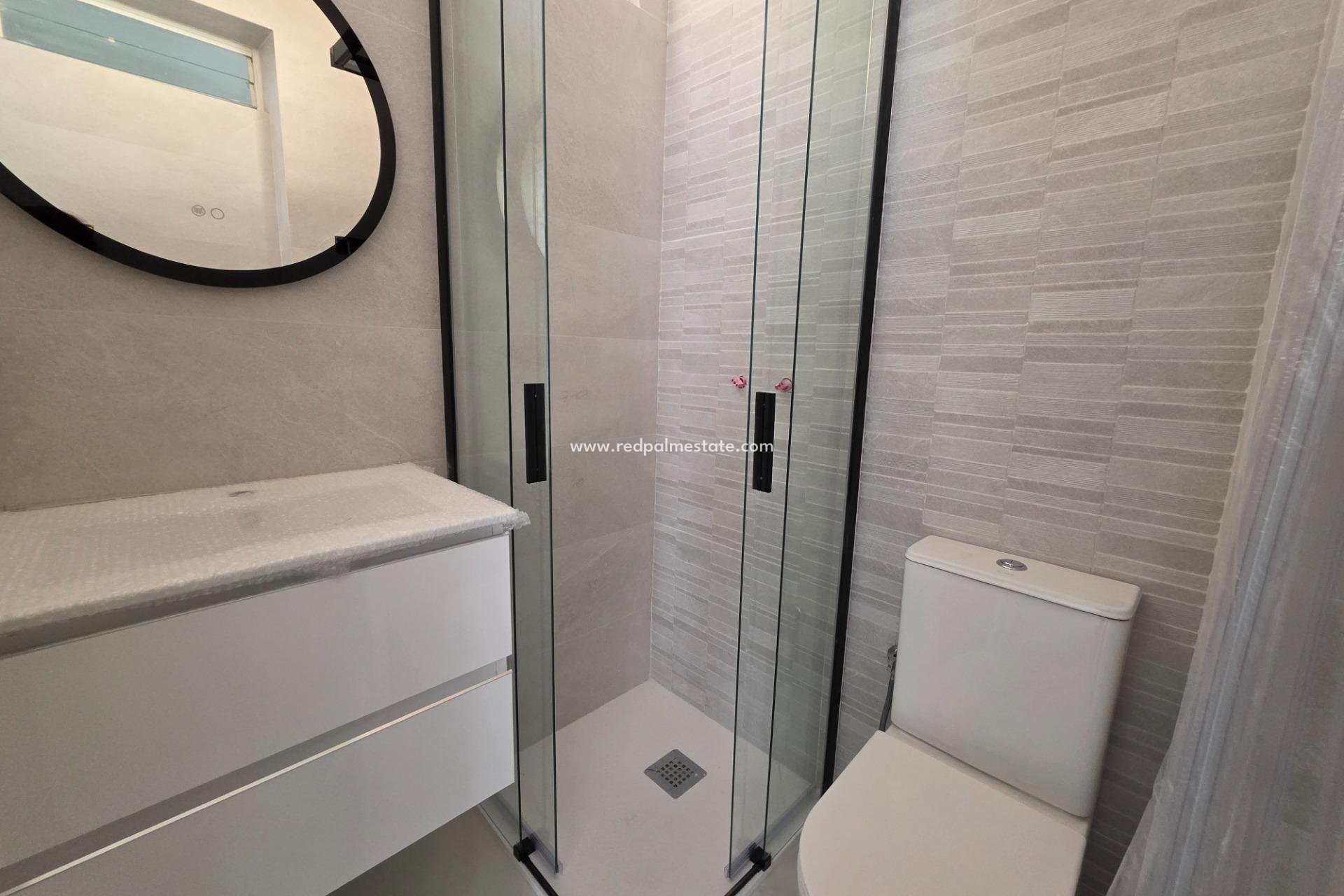 Resale - Town House -
Torrevieja - La Siesta - El Salado - Torreta