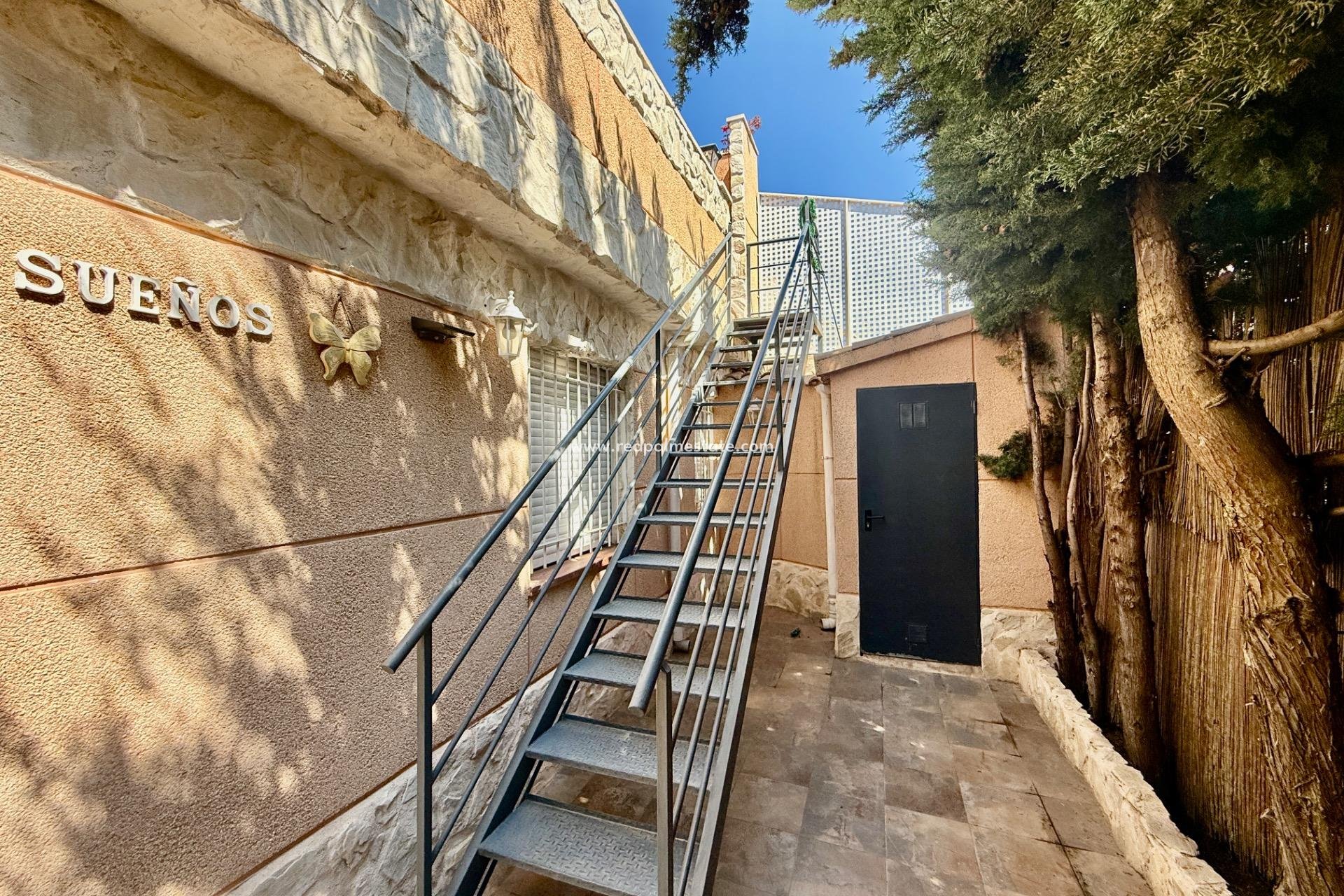 Resale - Town House -
Torrevieja - La Siesta - El Salado -  Torreta