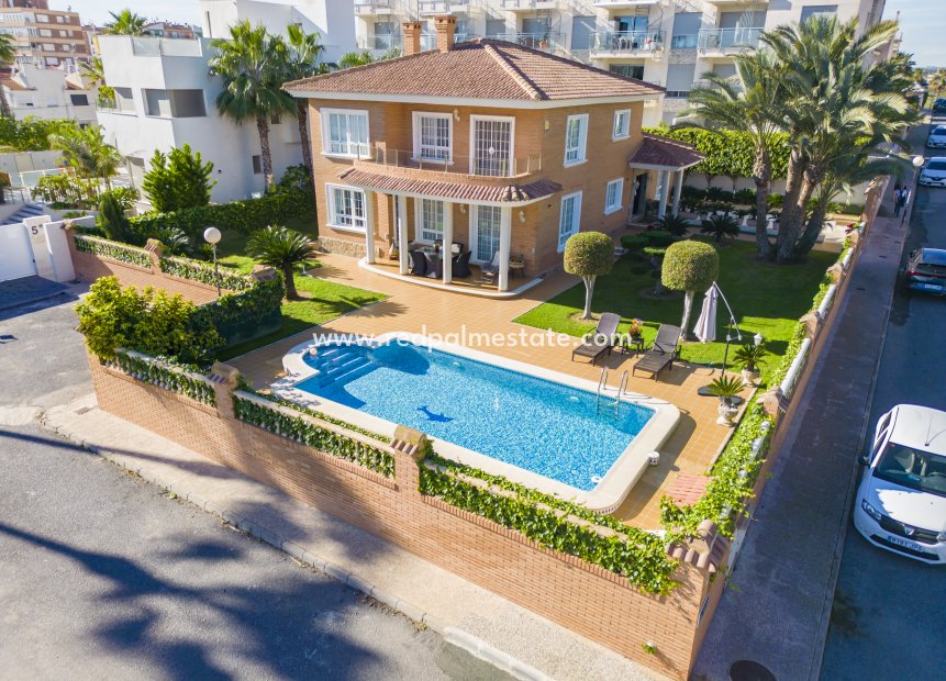 Resale - Town House -
Torrevieja - La Veleta