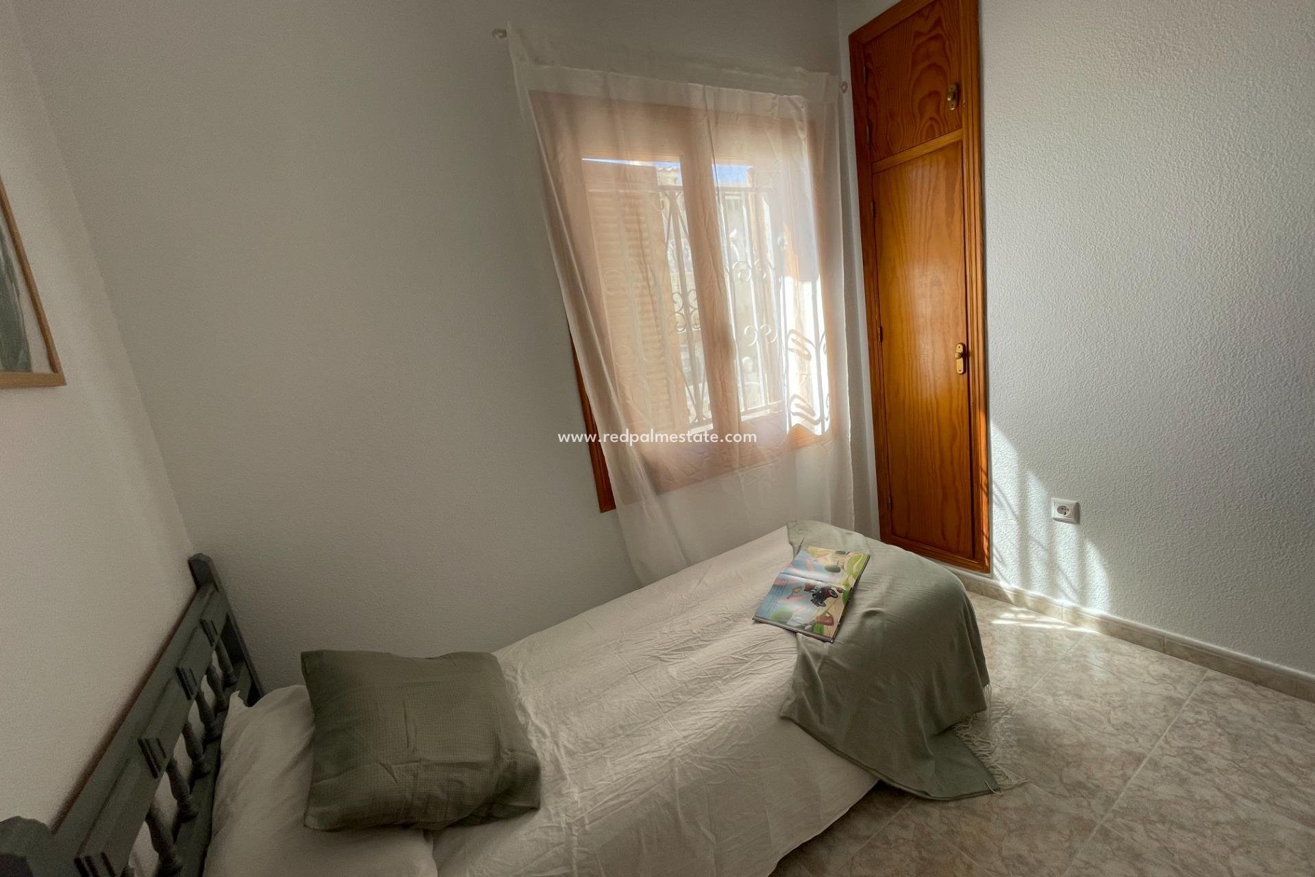 Resale - Town House -
Torrevieja - Los Balcones - Los Altos del Edén