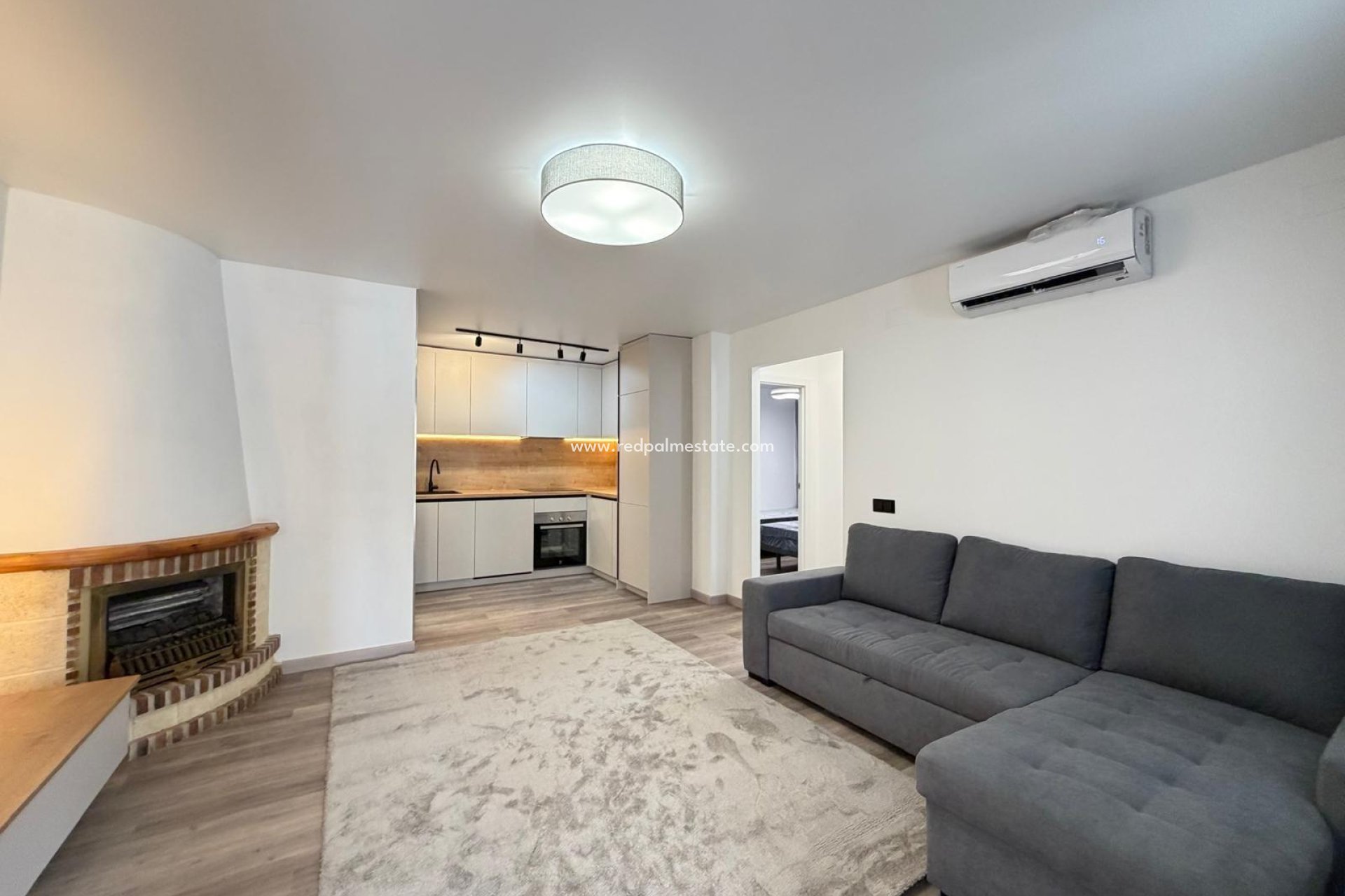 Resale - Town House -
Torrevieja - Miramar - Torre Del Moro