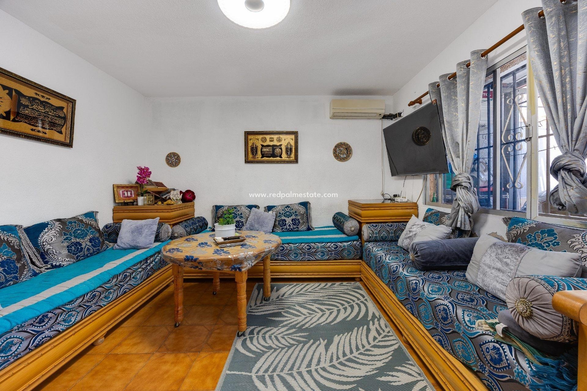 Resale - Town House -
Torrevieja - Nueva Torrevieja - Aguas Nuevas