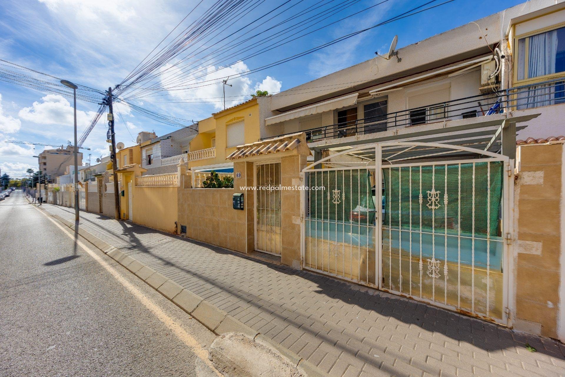 Resale - Town House -
Torrevieja - Nueva Torrevieja - Aguas Nuevas