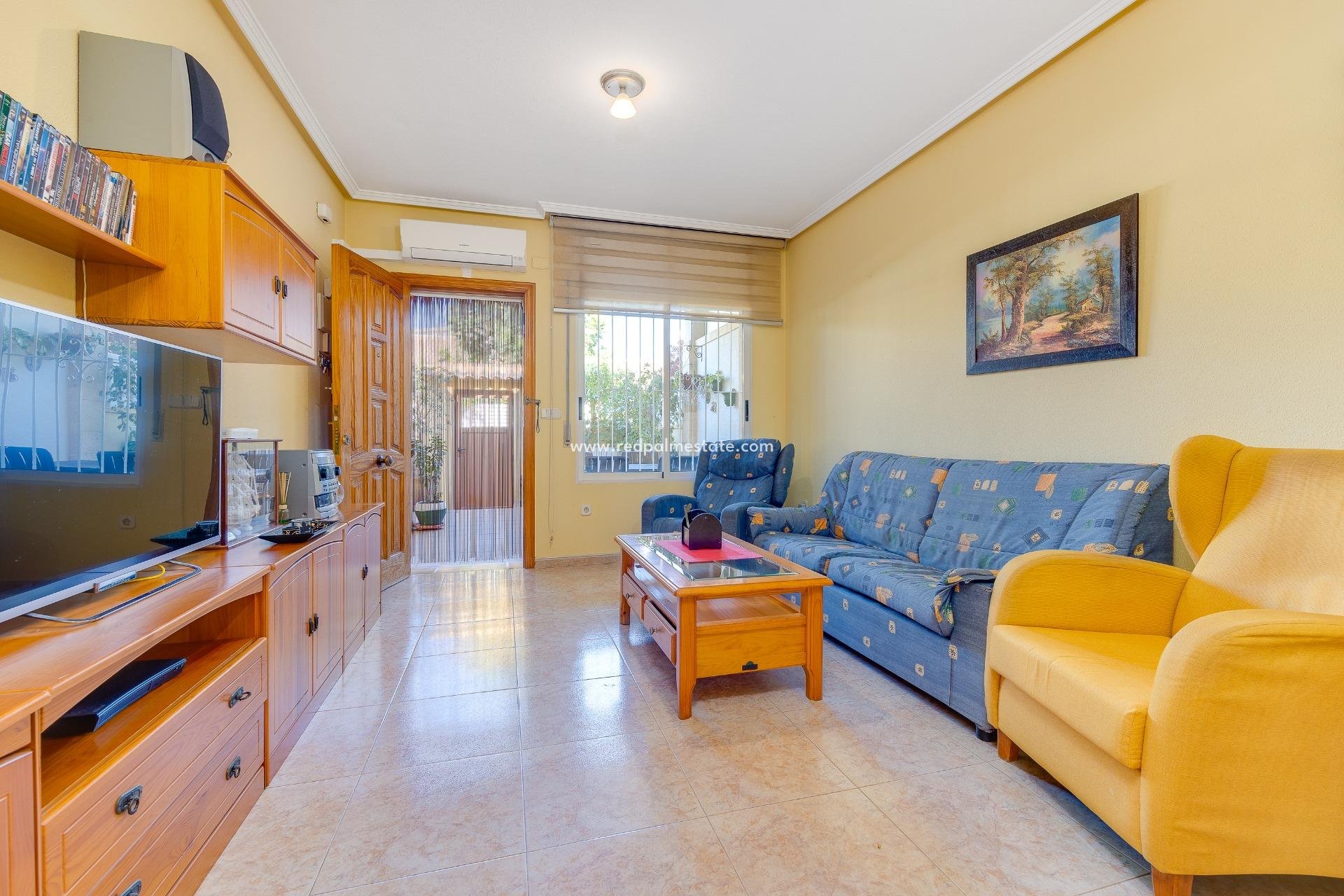 Resale - Town House -
Torrevieja - Nueva Torrevieja - Aguas Nuevas