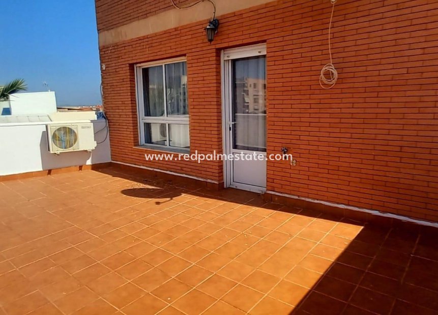 Resale - Town House -
Torrevieja - Nueva Torrevieja - Aguas Nuevas