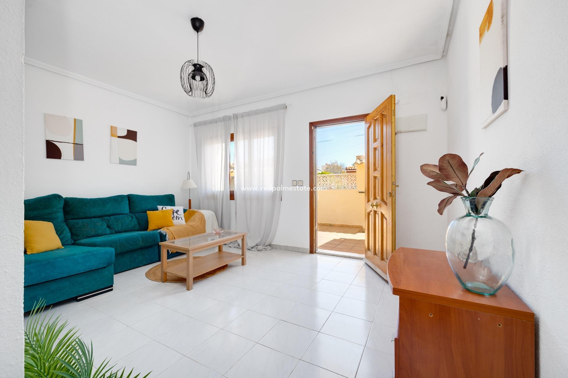 Resale - Town House -
Torrevieja - Nueva Torrevieja - Aguas Nuevas