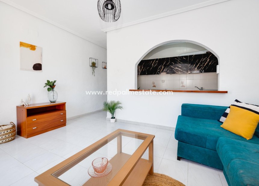 Resale - Town House -
Torrevieja - Nueva Torrevieja - Aguas Nuevas