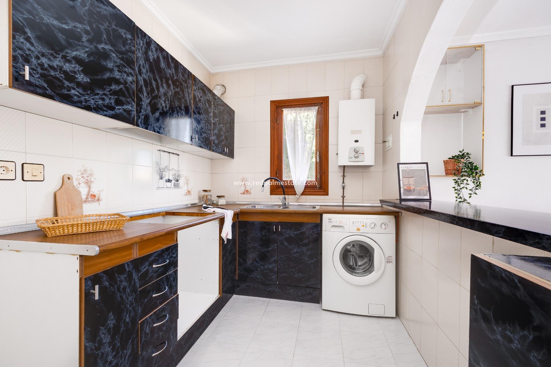 Resale - Town House -
Torrevieja - Nueva Torrevieja - Aguas Nuevas