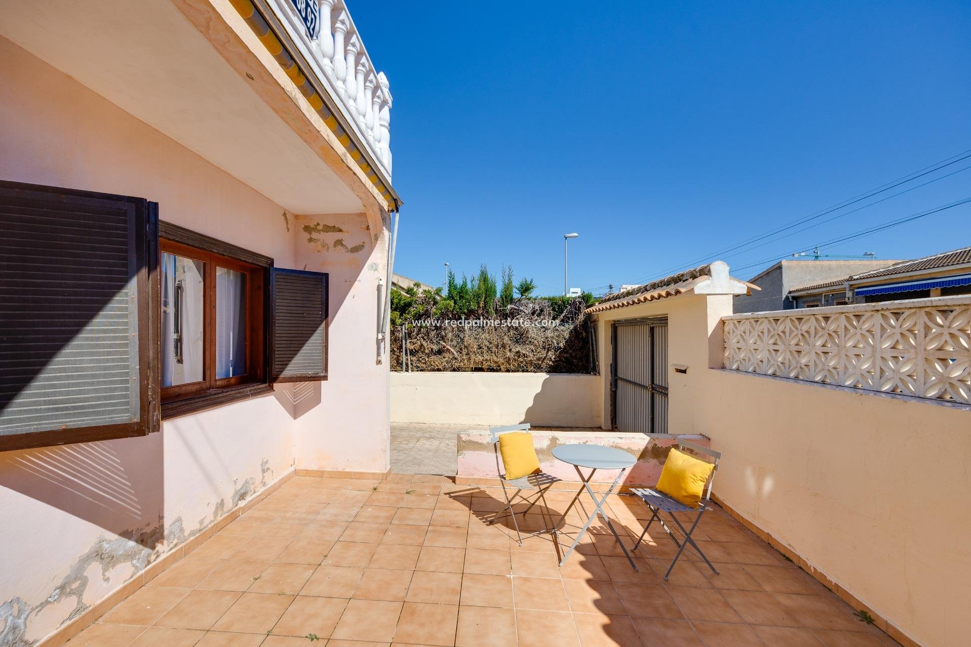 Resale - Town House -
Torrevieja - Nueva Torrevieja - Aguas Nuevas