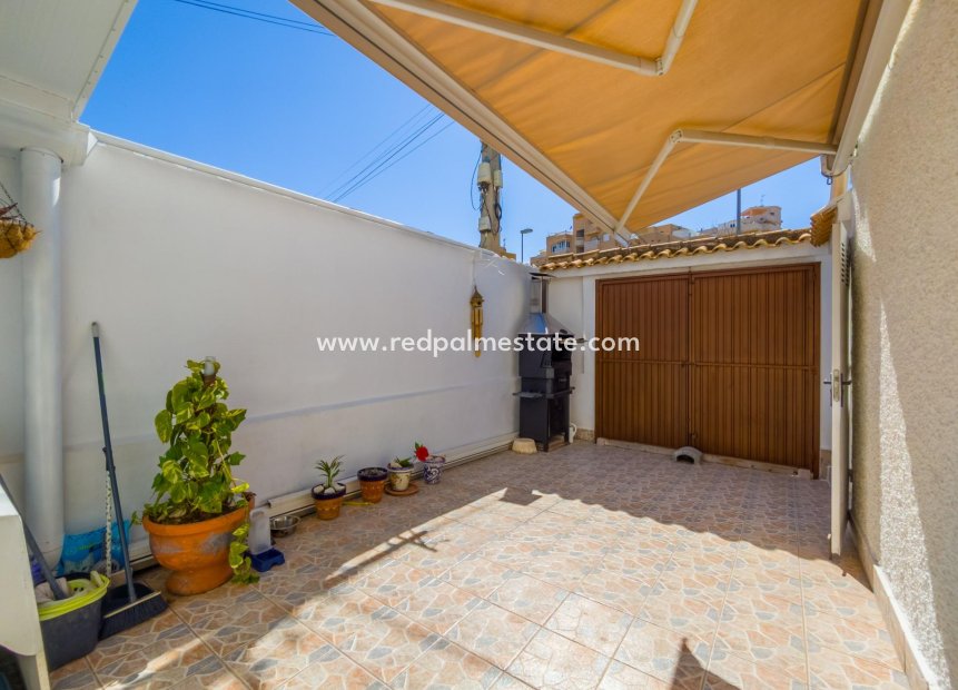 Resale - Town House -
Torrevieja - Nueva Torrevieja - Aguas Nuevas