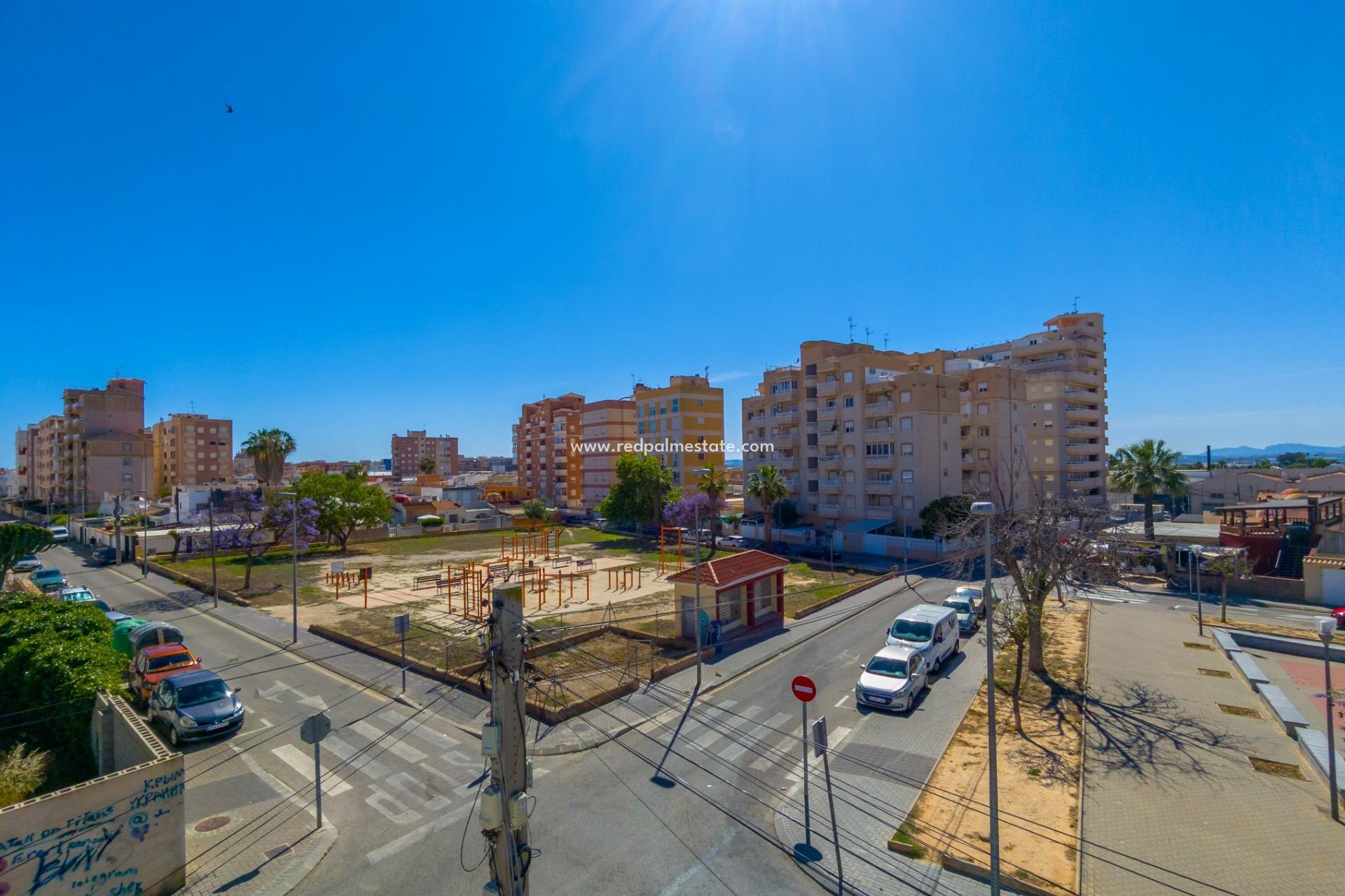 Resale - Town House -
Torrevieja - Nueva Torrevieja - Aguas Nuevas