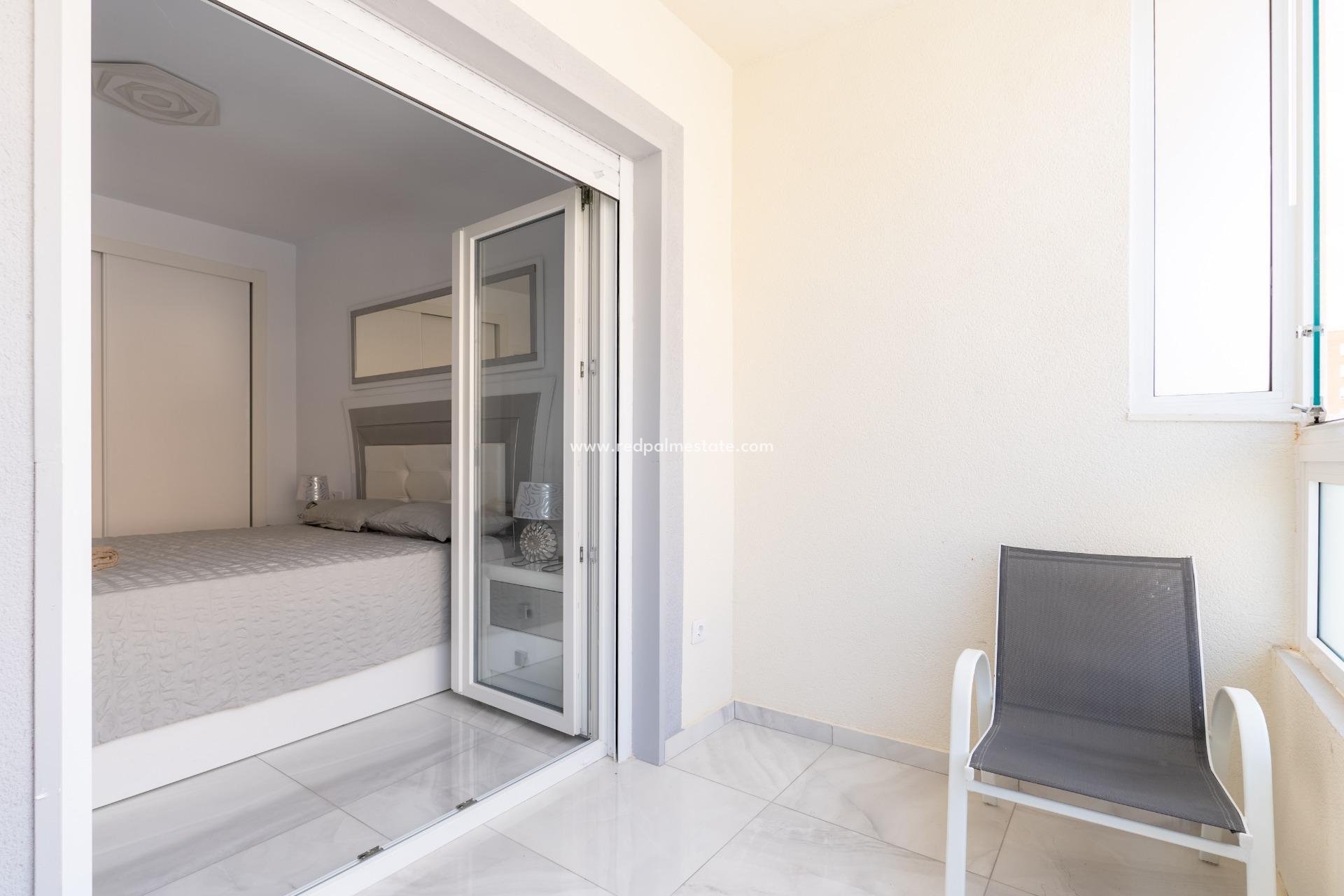 Resale - Town House -
Torrevieja - Punta Prima