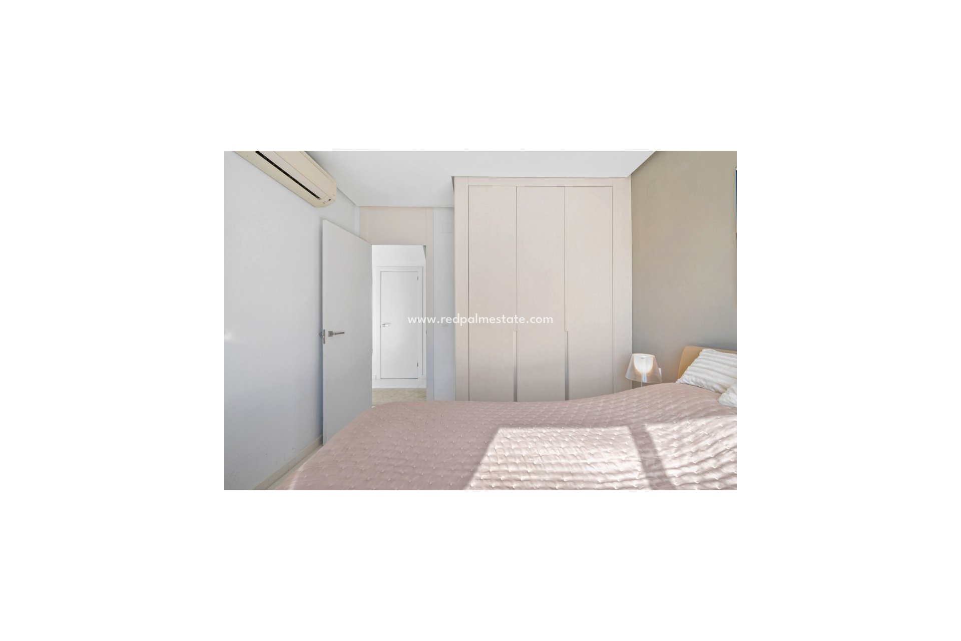 Resale - Town House -
Torrevieja - Punta prima