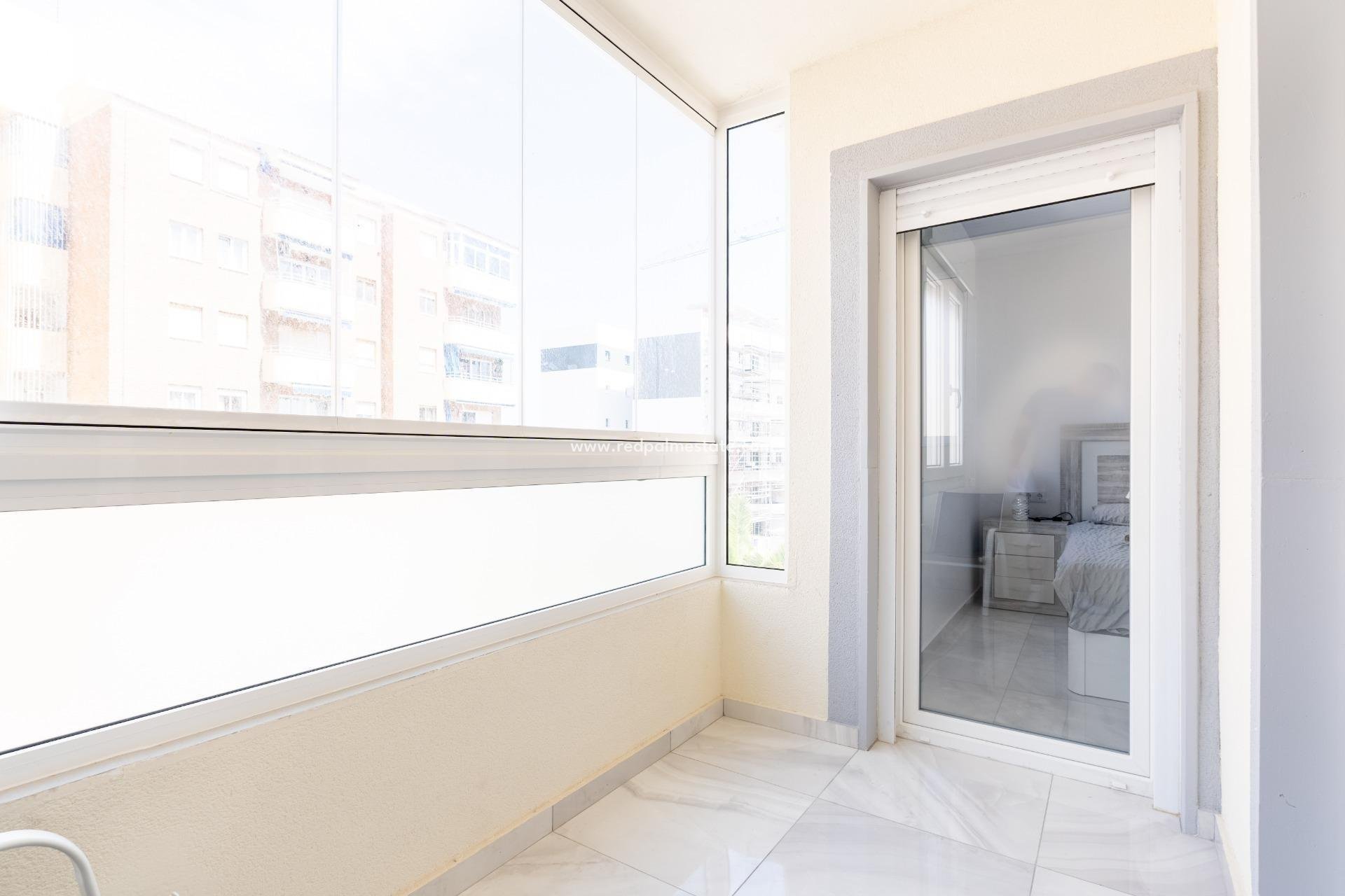 Resale - Town House -
Torrevieja - Punta prima
