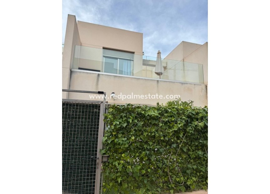 Resale - Town House -
Torrevieja - Punta prima