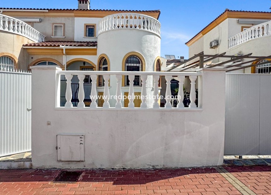 Resale - Town House -
Torrevieja