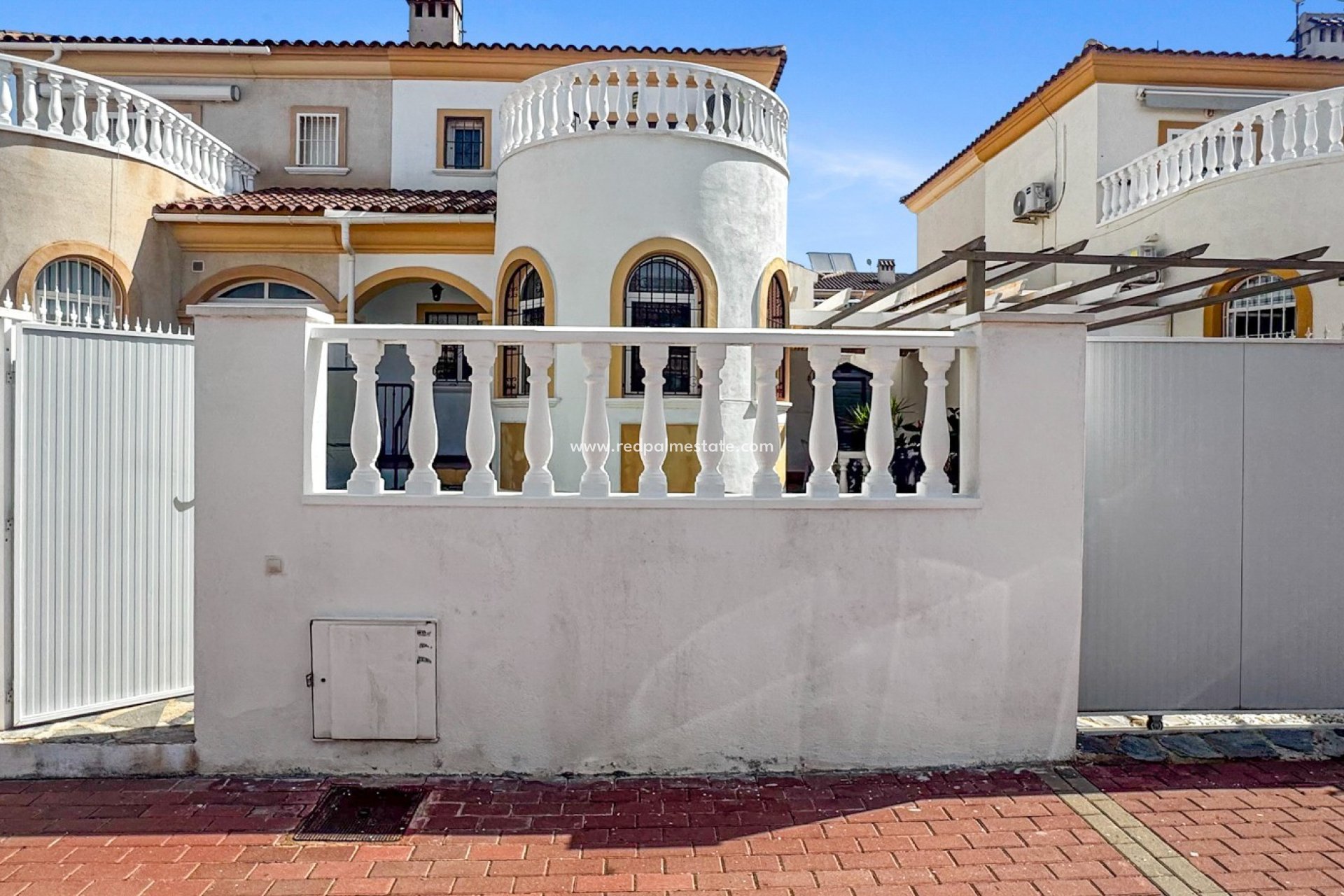 Resale - Town House -
Torrevieja