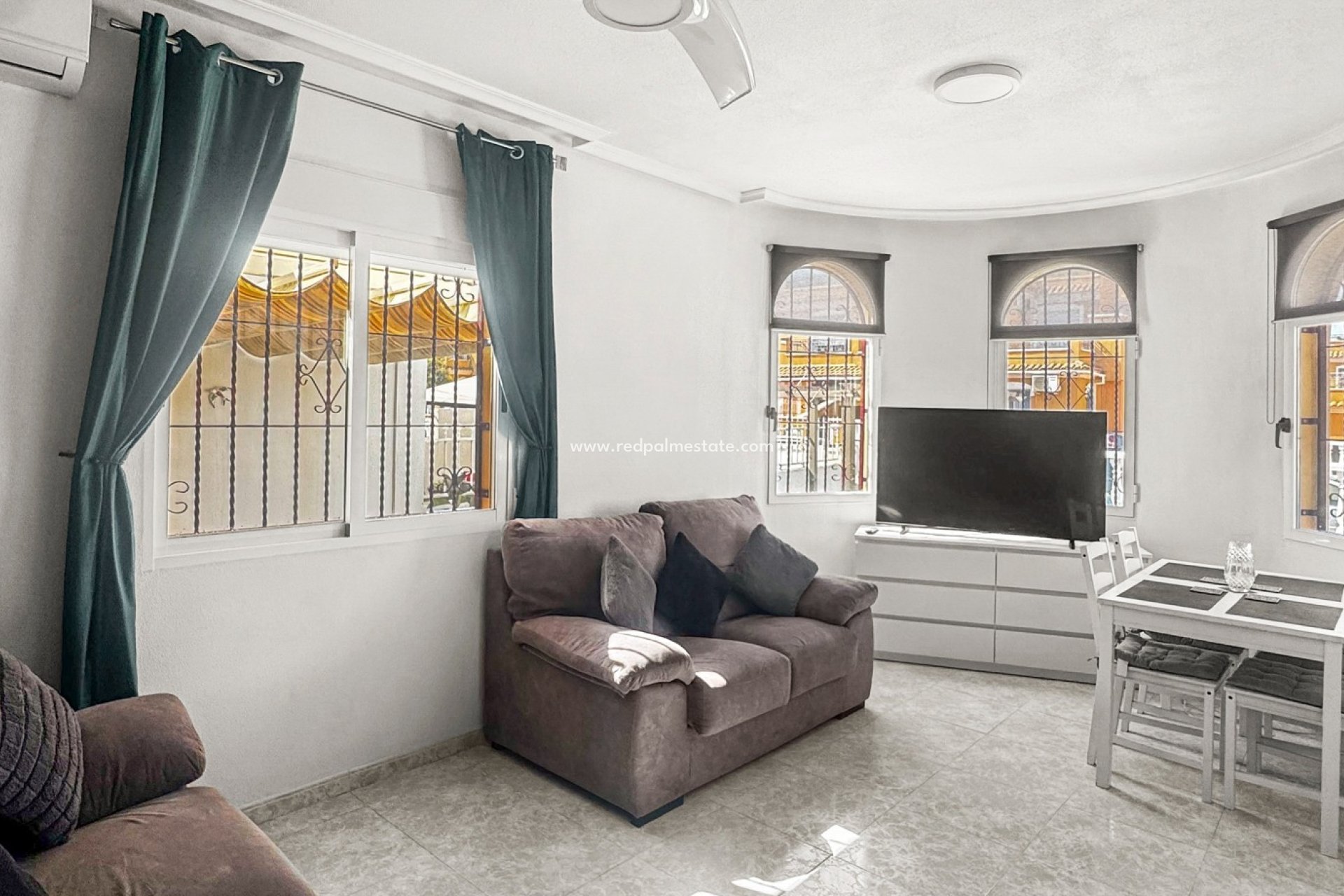 Resale - Town House -
Torrevieja