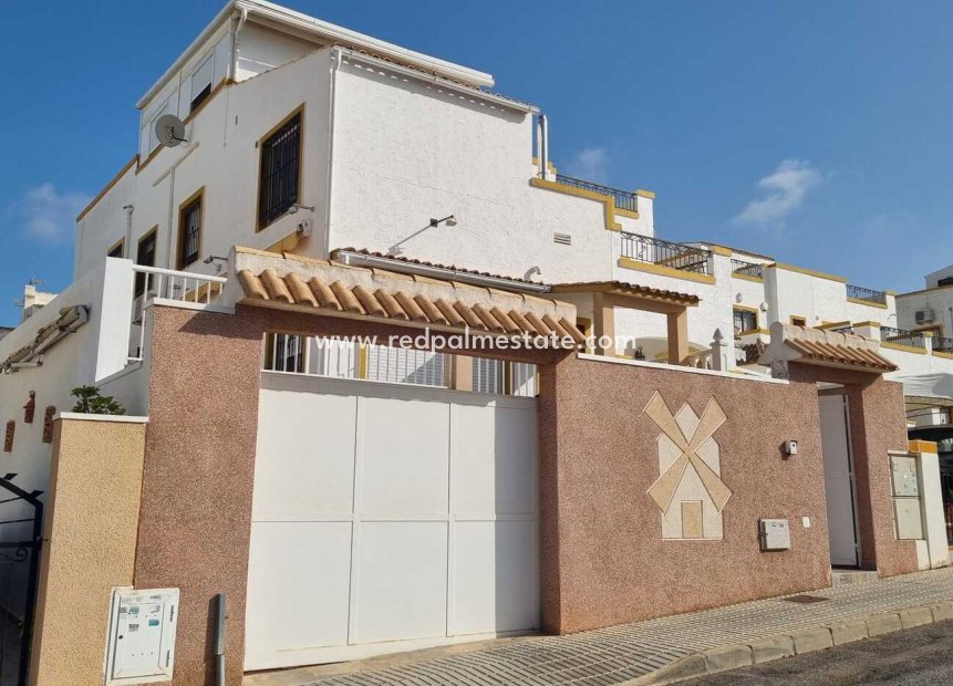 Resale - Town House -
Torrevieja