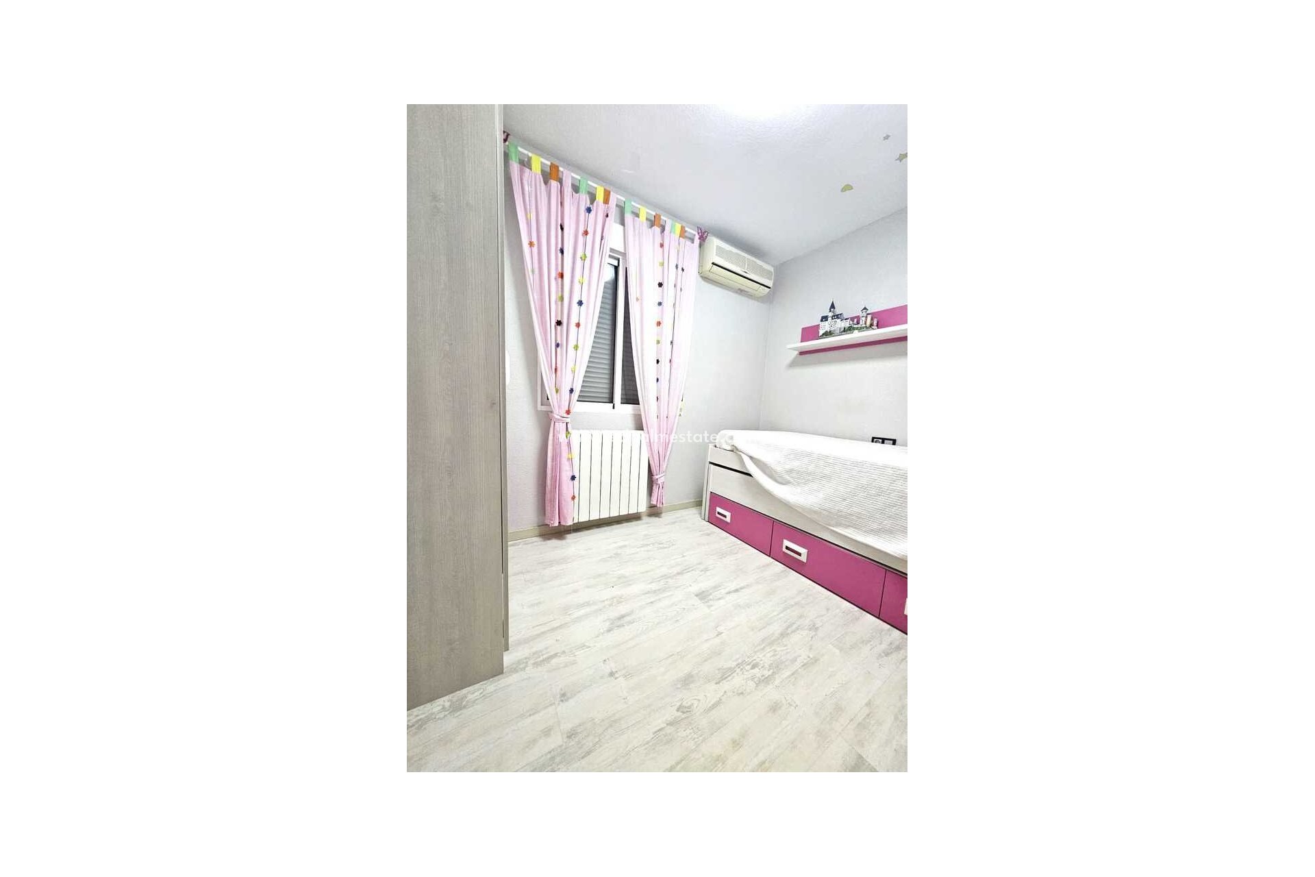 Resale - Town House -
Torrevieja