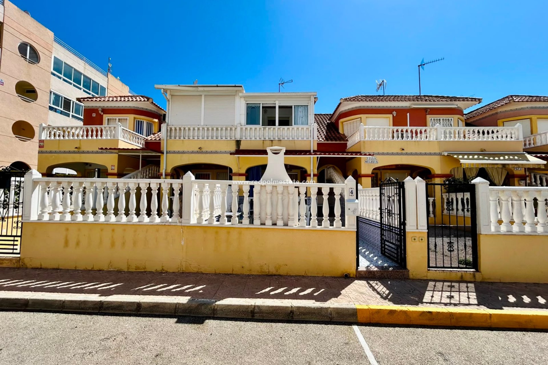 Resale - Town House -
Torrevieja