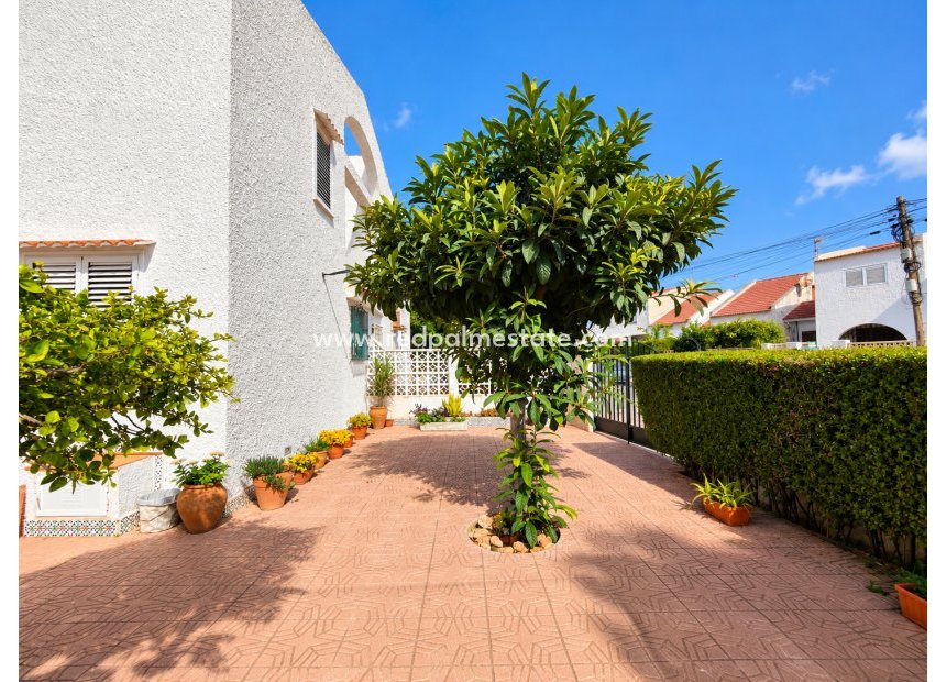 Resale - Town House -
Torrevieja