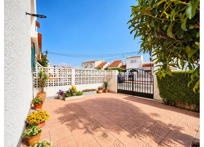 Resale - Town House -
Torrevieja