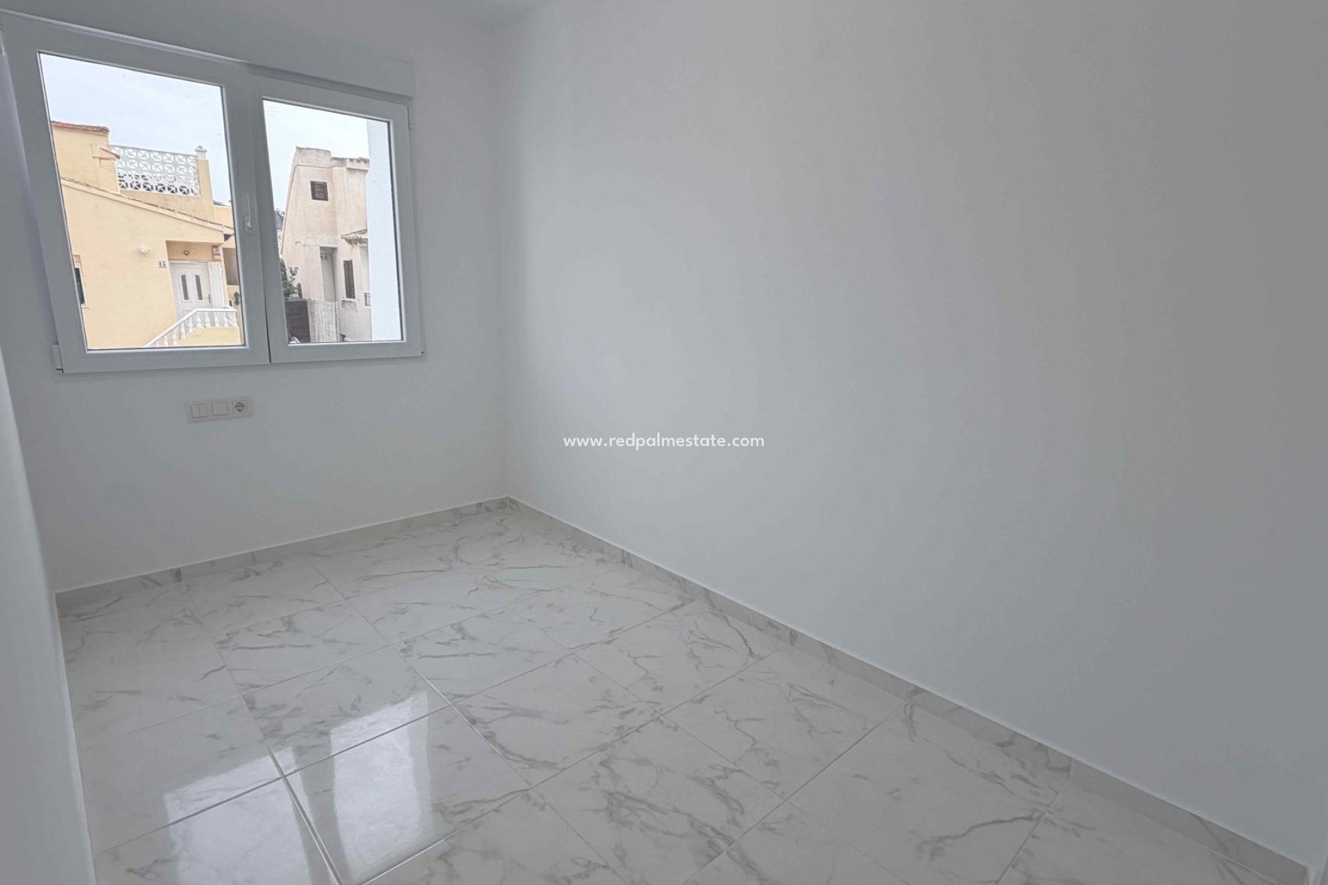 Resale - Town House -
Torrevieja