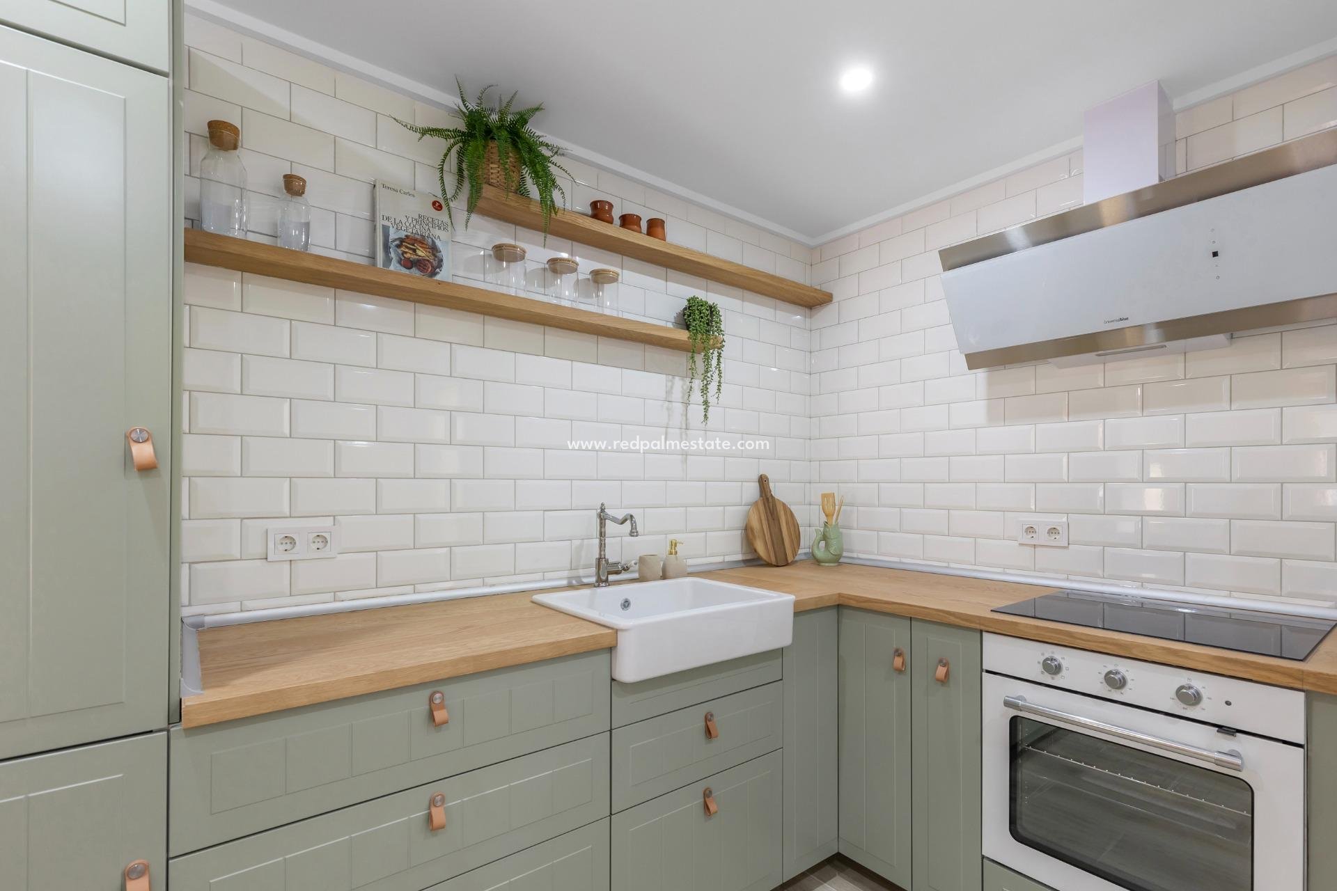 Resale - Town House -
Torrevieja