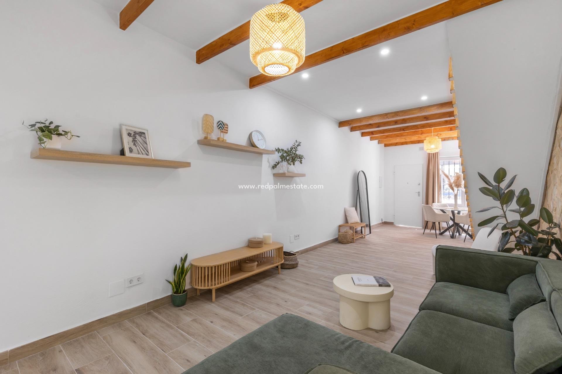 Resale - Town House -
Torrevieja