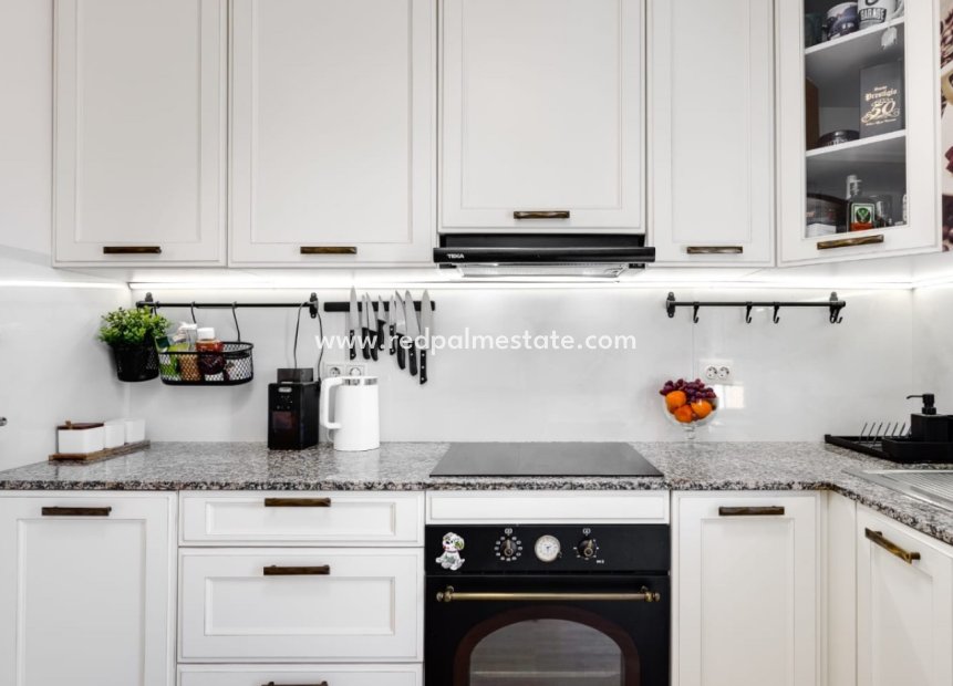 Resale - Town House -
Torrevieja