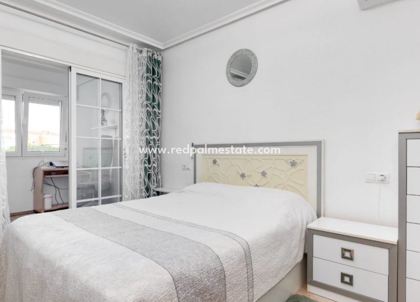 Resale - Town House -
Torrevieja