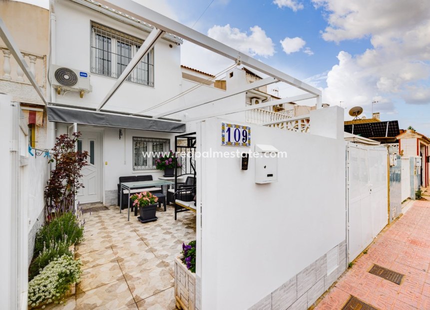 Resale - Town House -
Torrevieja