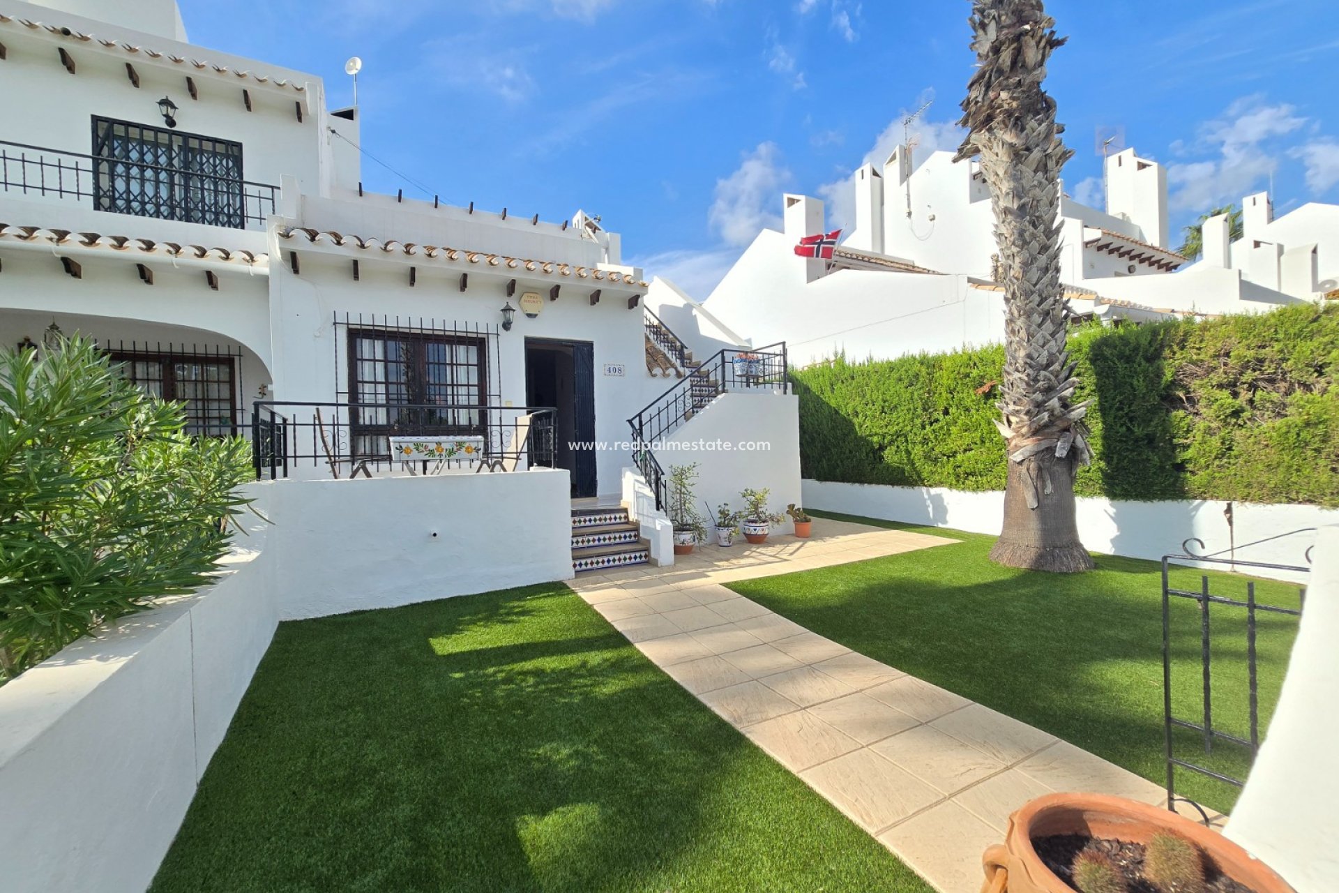 Resale - Town House -
Villamartin * - Los Dolses *