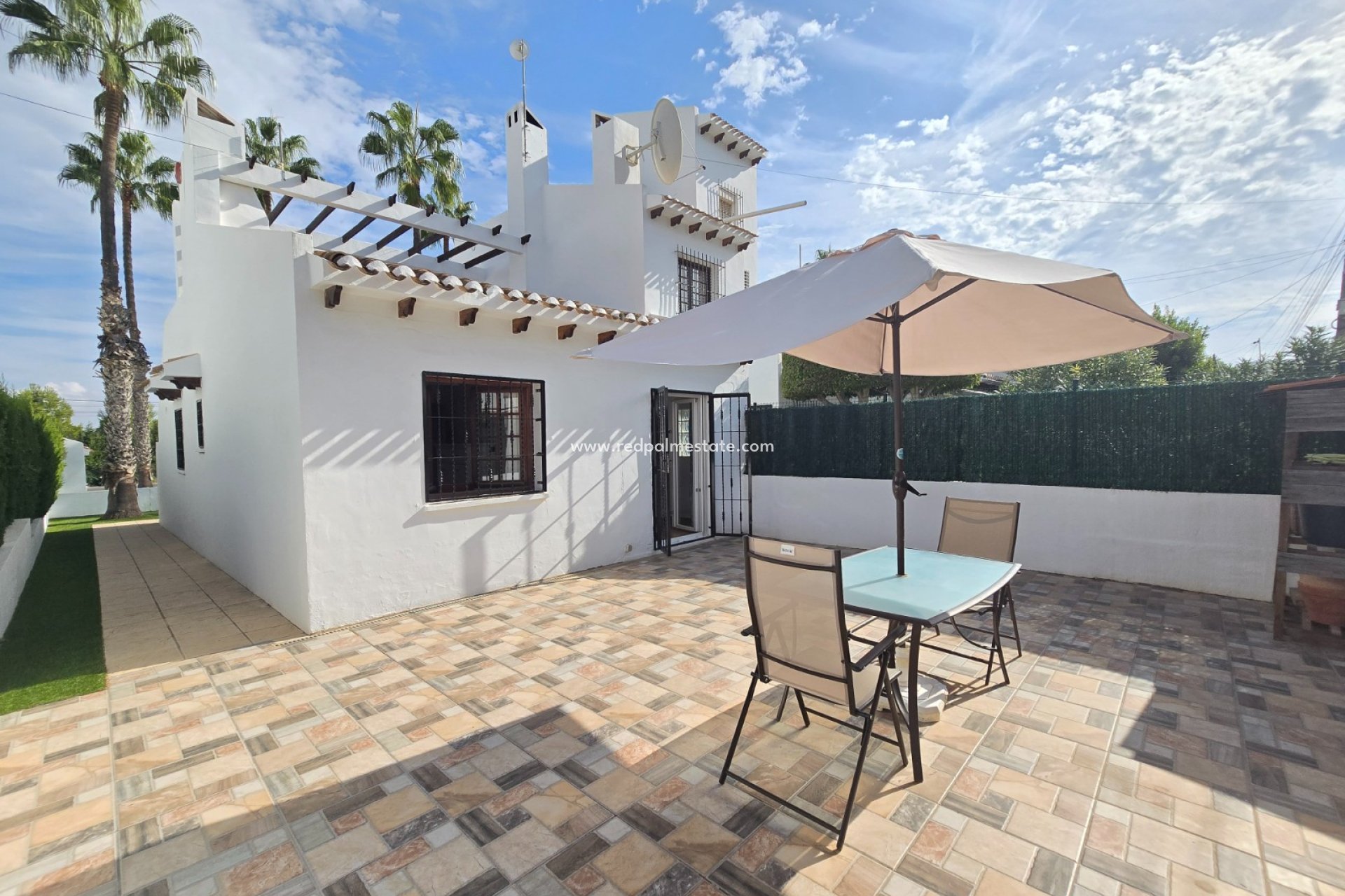 Resale - Town House -
Villamartin * - Los Dolses *