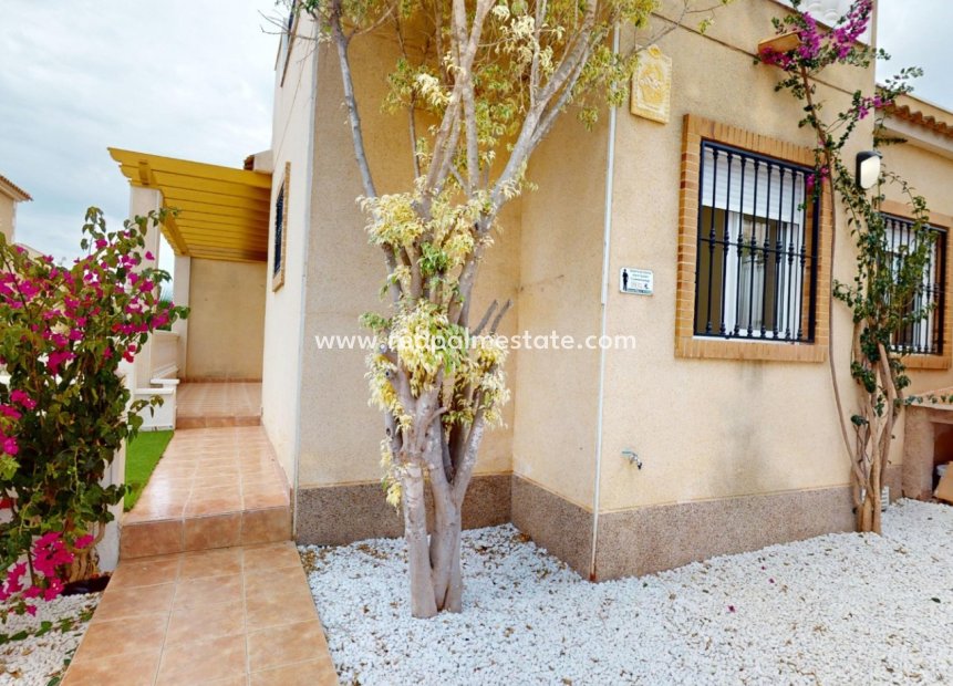 Resale - Townhouse -
Orihuela Costa - Villamartín