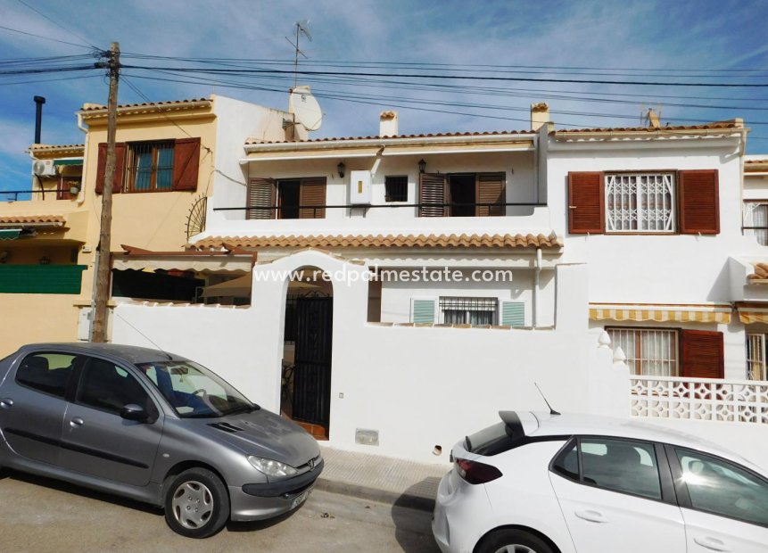 Resale - Townhouse -
San Miguel de Salinas