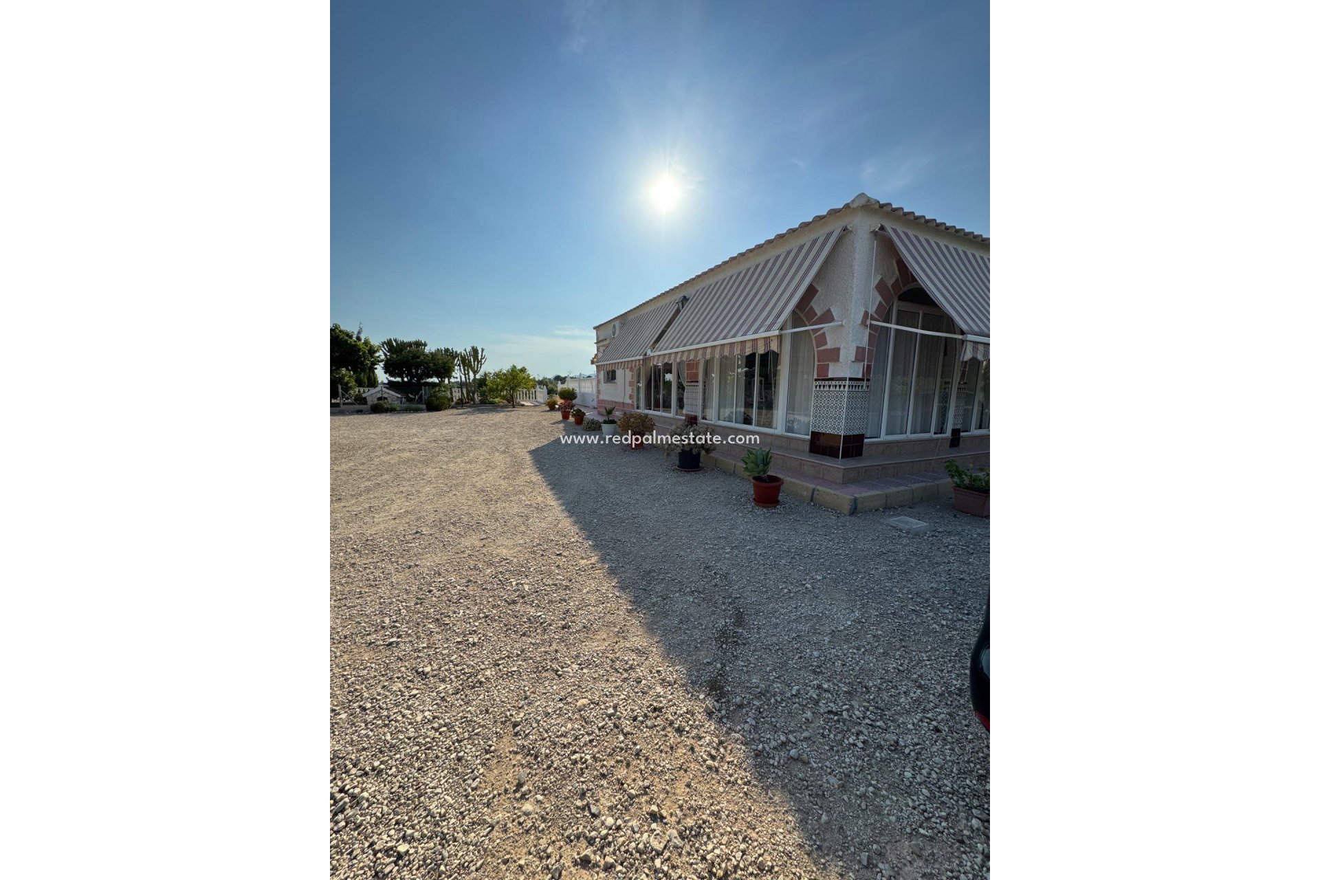 Resale - Villa -
Albatera - Partida Lomas