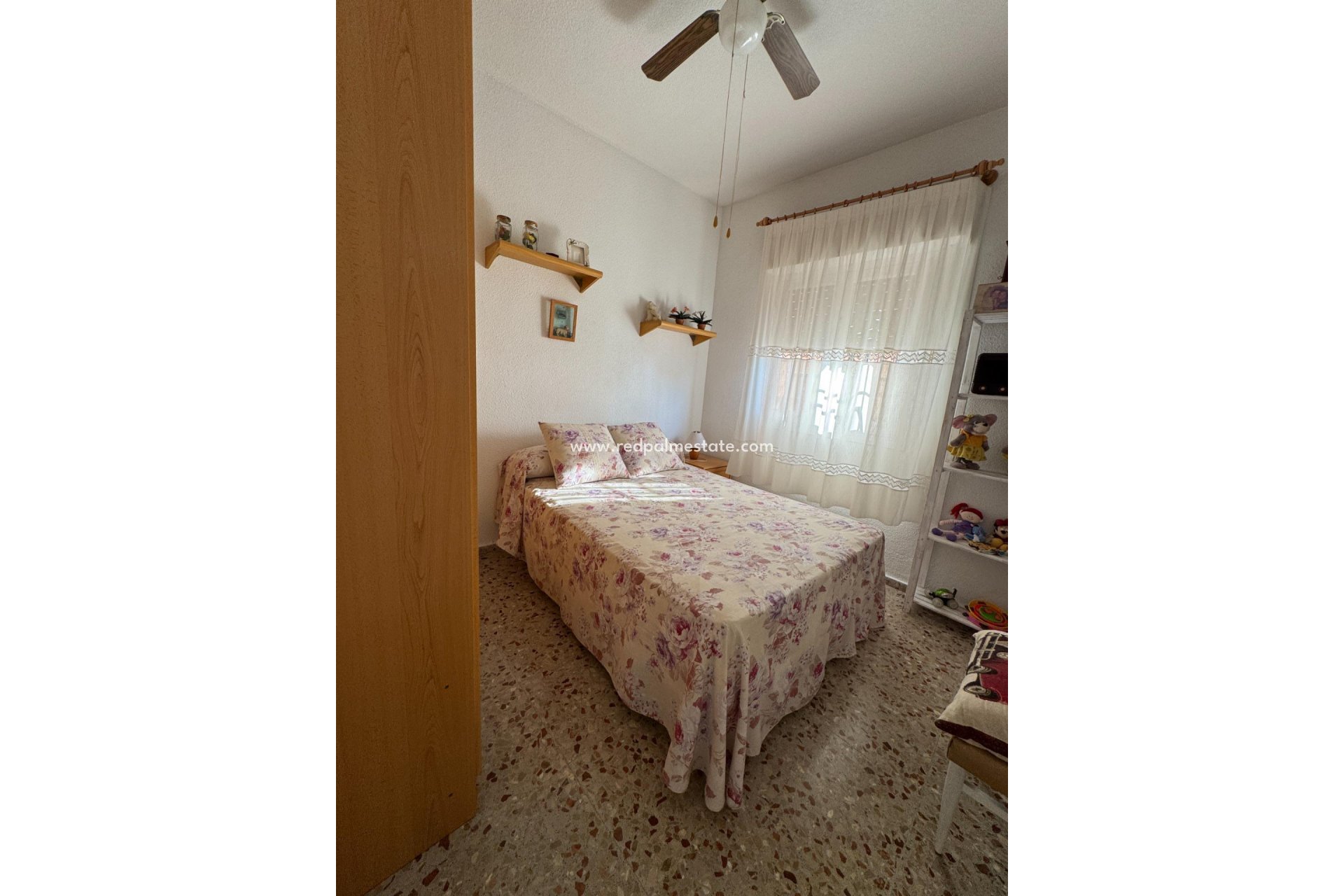 Resale - Villa -
Albatera - Partida Lomas
