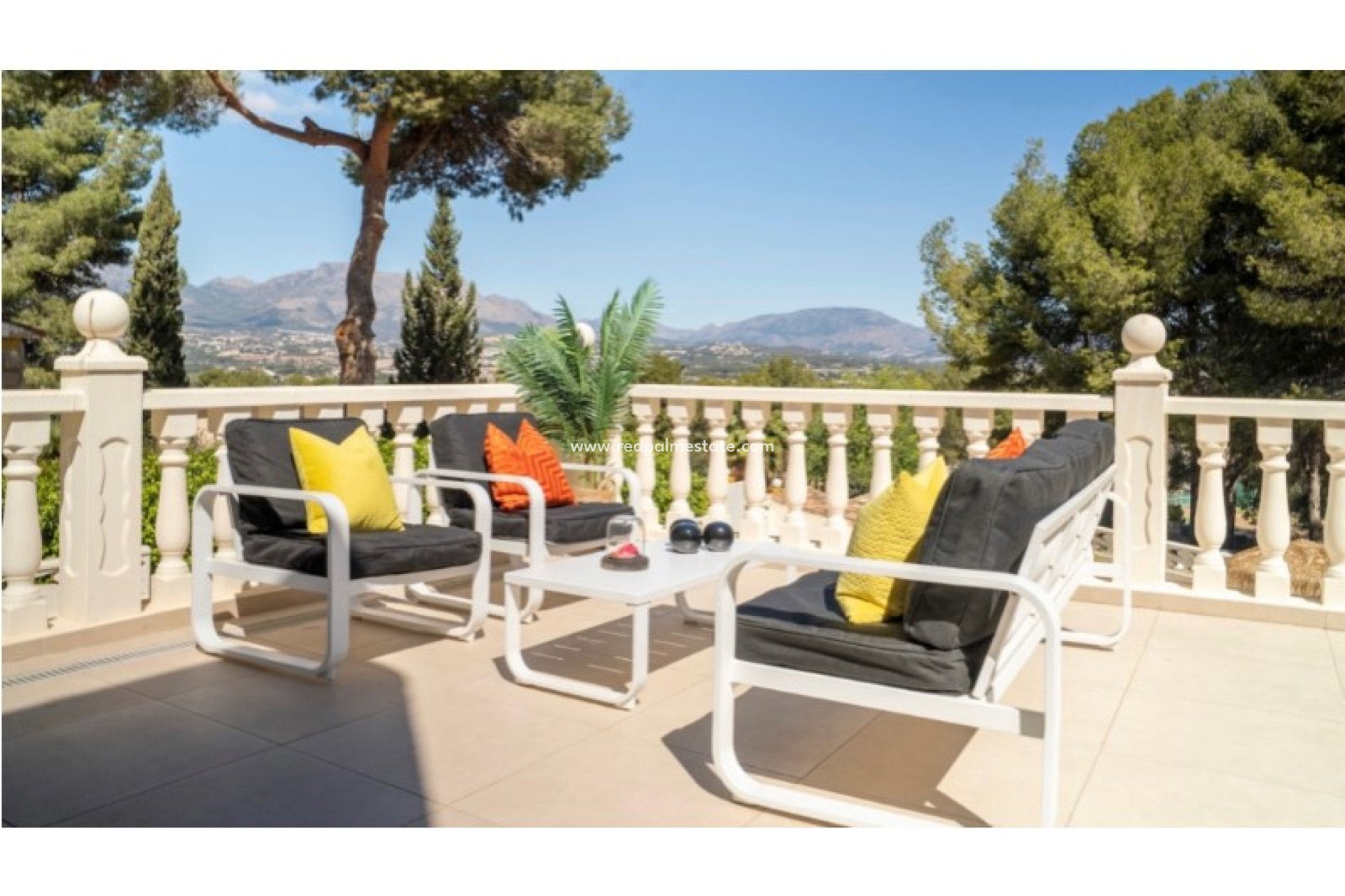 Resale - Villa -
Alfas del Pí - Costa Blanca