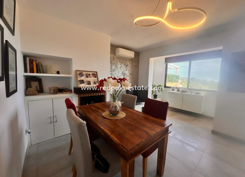 Resale - Villa -
Alfas del Pí - Costa Blanca