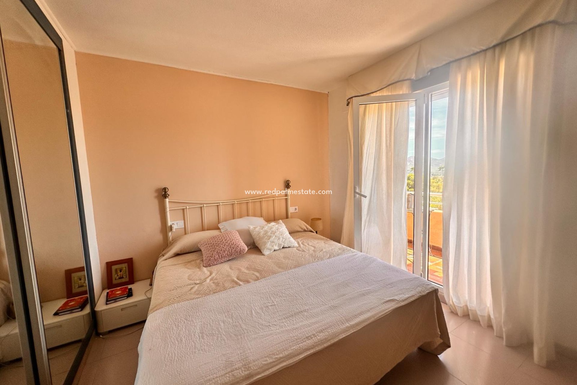 Resale - Villa -
Alfas del Pí - Costa Blanca