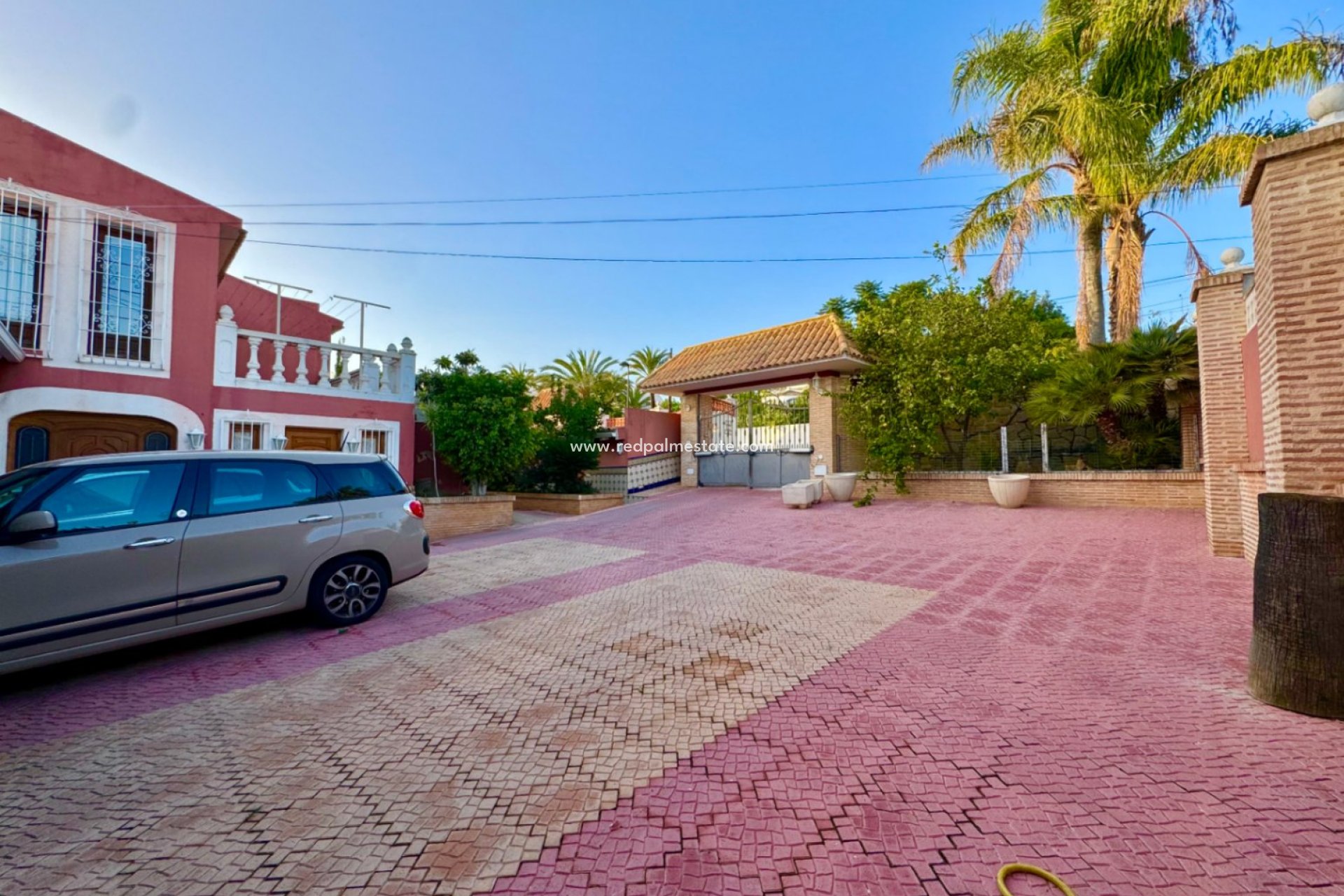 Resale - Villa -
Alfas del Pí - Costa Blanca