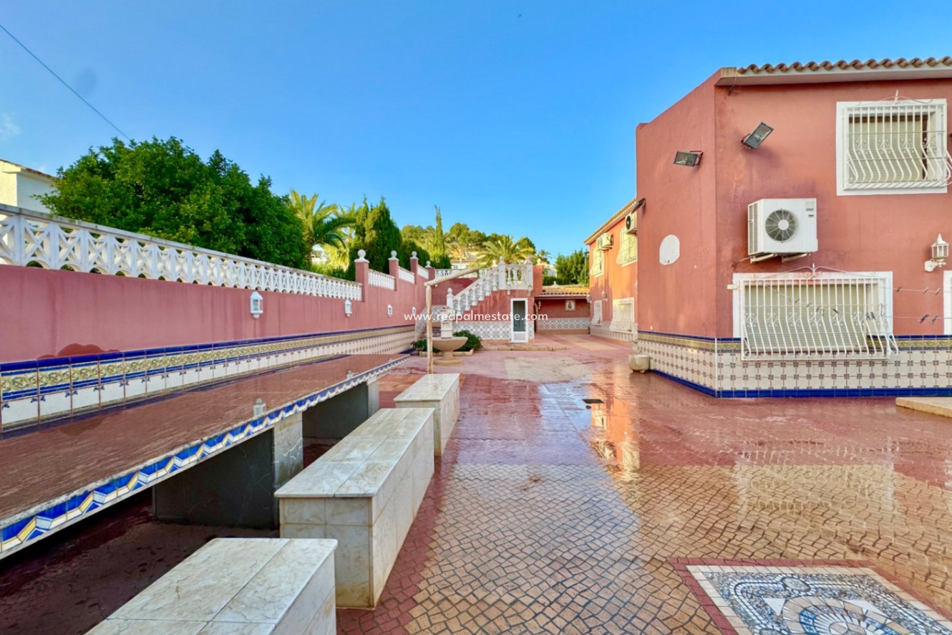 Resale - Villa -
Alfas del Pí - Costa Blanca