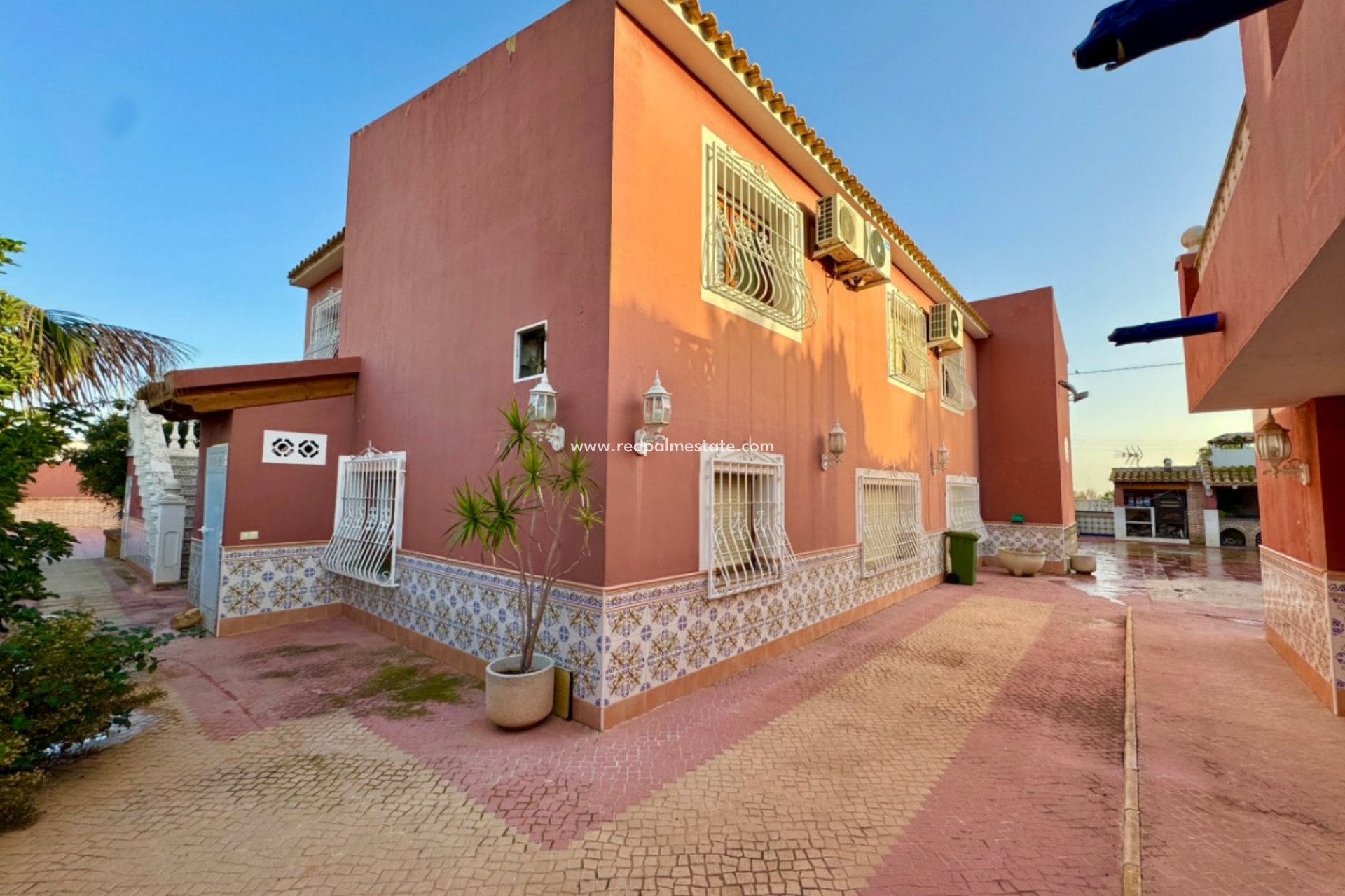 Resale - Villa -
Alfas del Pí - Costa Blanca